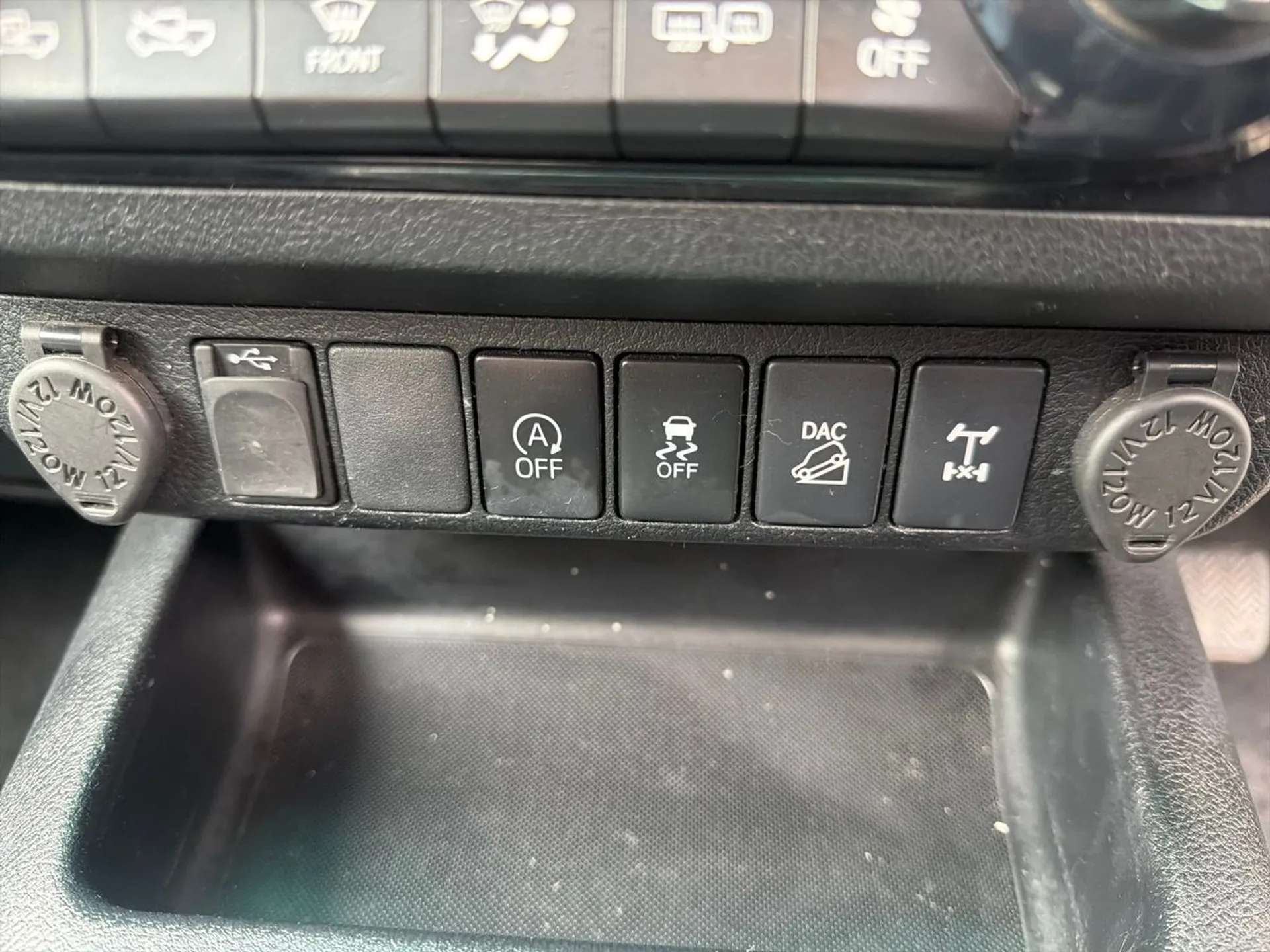 2019 TOYOTA HILUX 2019 TOYOTA HILUX