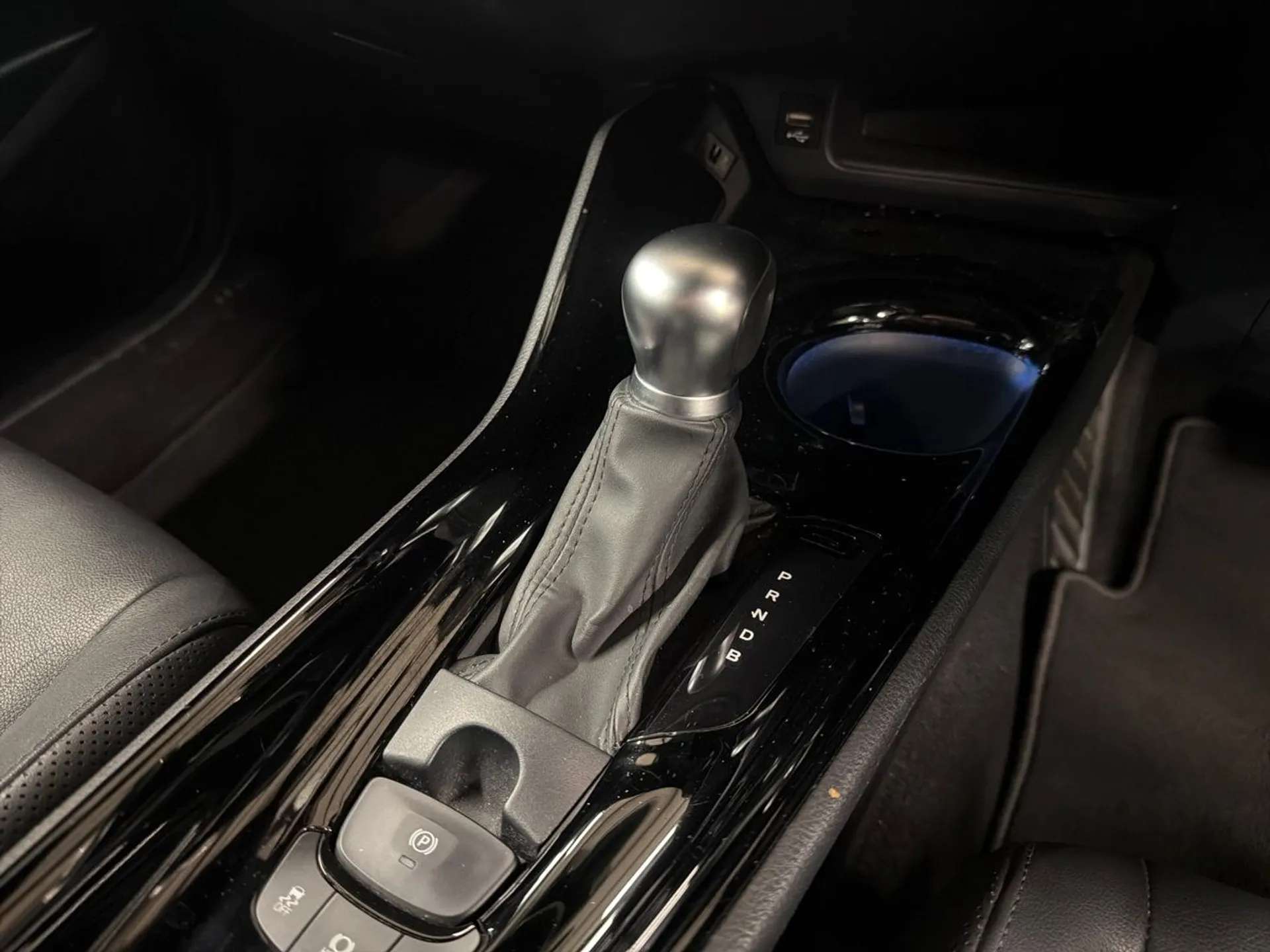 2020 TOYOTA C-HR 2020 TOYOTA C-HR