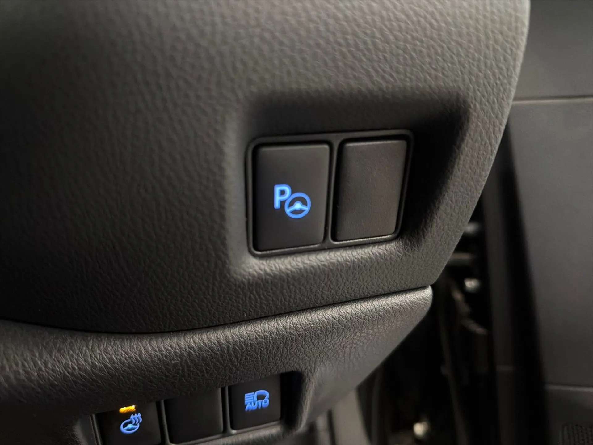 2020 TOYOTA C-HR 2020 TOYOTA C-HR