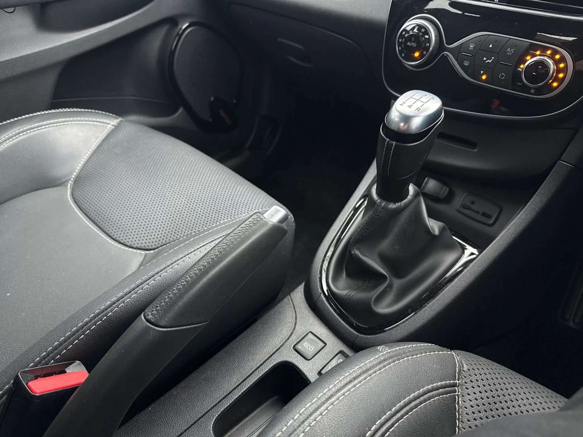 2018 RENAULT CLIO 2018 RENAULT CLIO