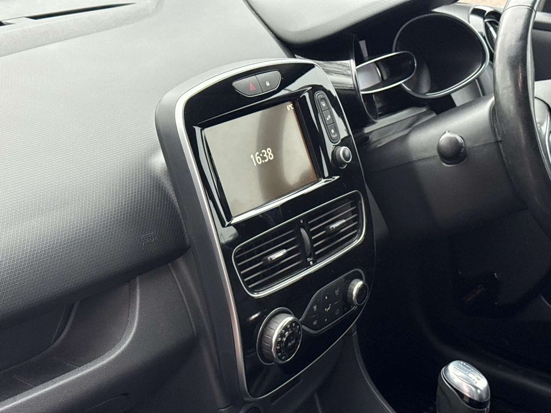 2018 RENAULT CLIO 2018 RENAULT CLIO