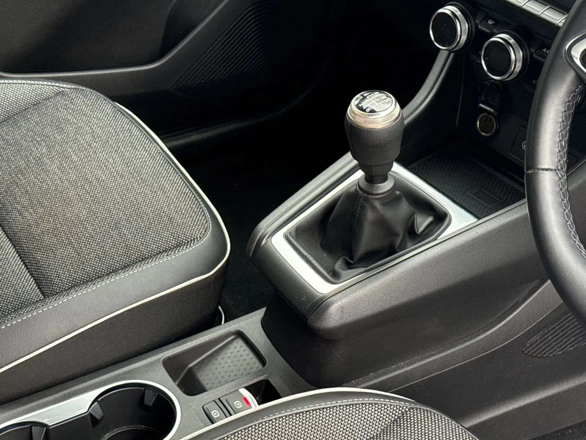 2024 RENAULT CAPTUR 2024 RENAULT CAPTUR