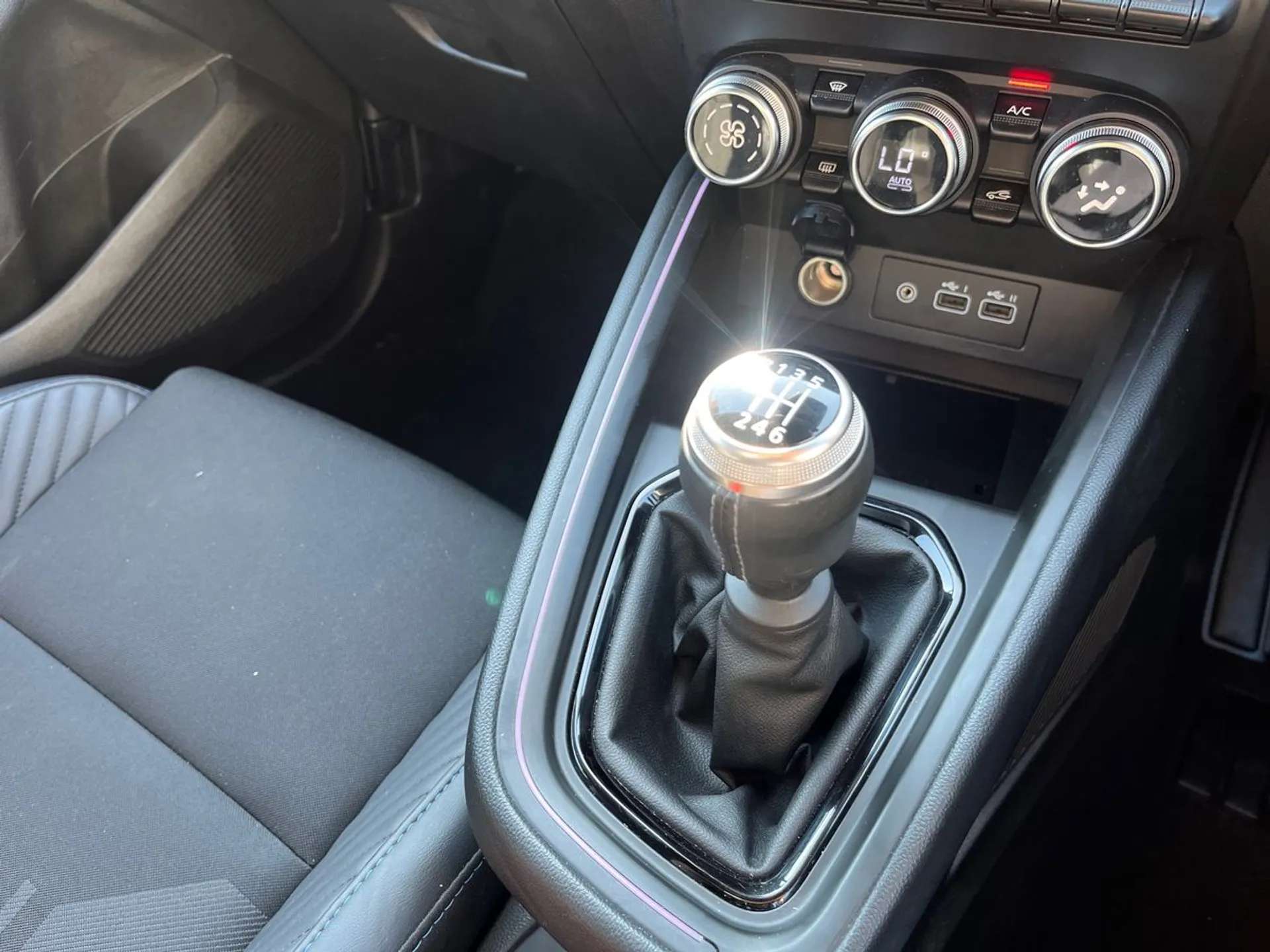 2025 RENAULT CLIO 2025 RENAULT CLIO