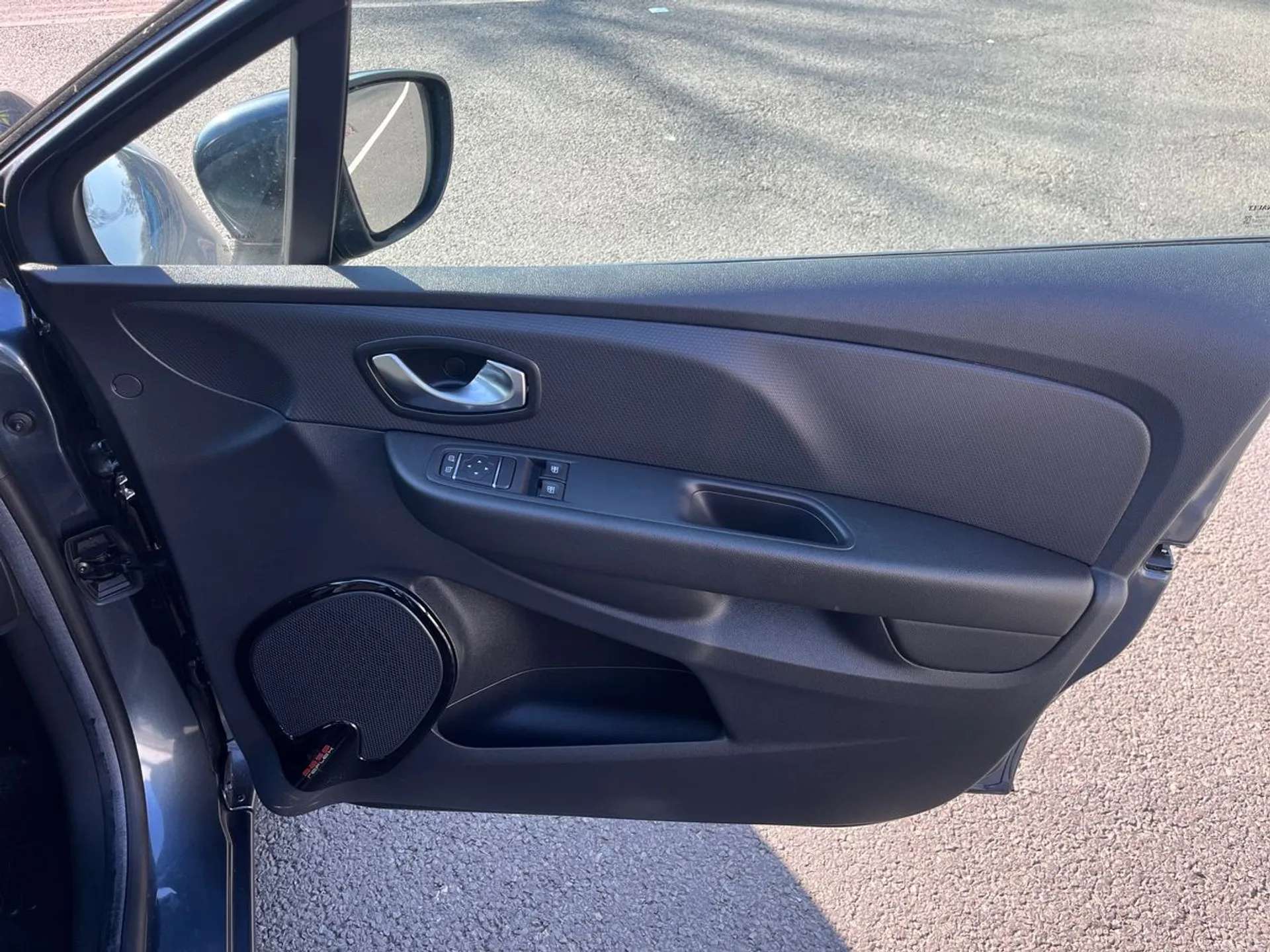 2017 RENAULT CLIO 2017 RENAULT CLIO