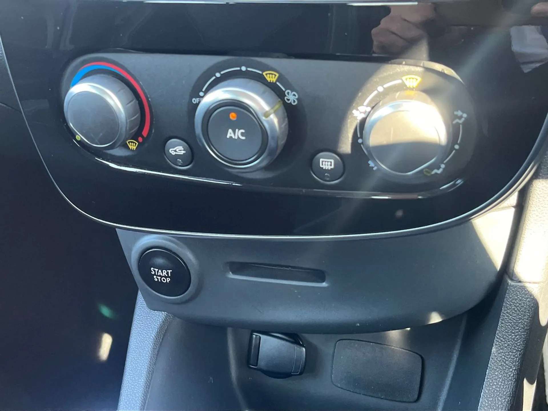 2017 RENAULT CLIO 2017 RENAULT CLIO