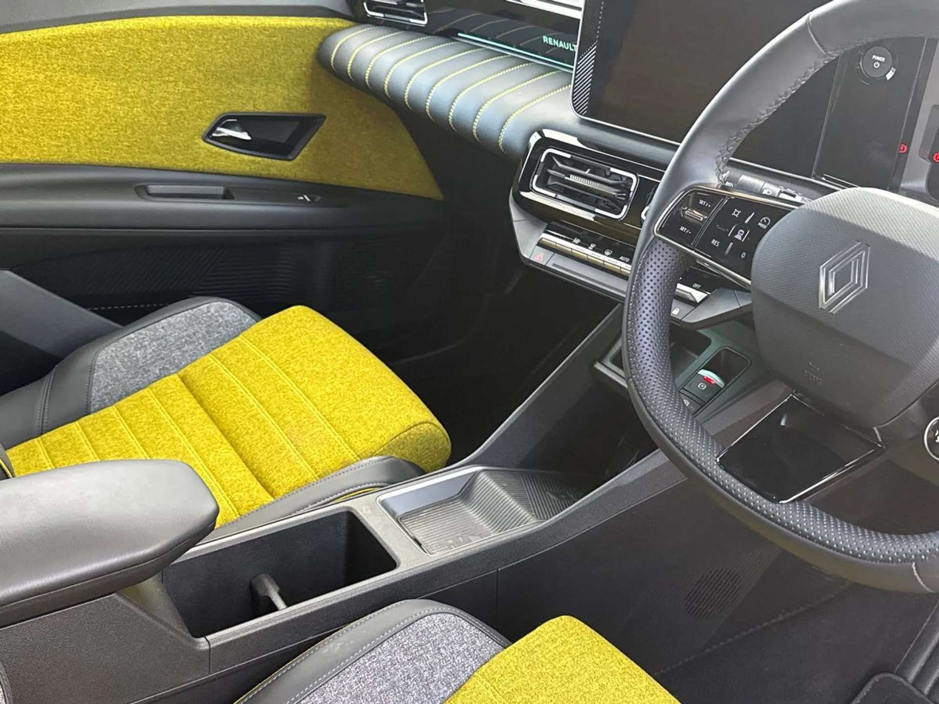 2025 RENAULT 5 2025 RENAULT 5