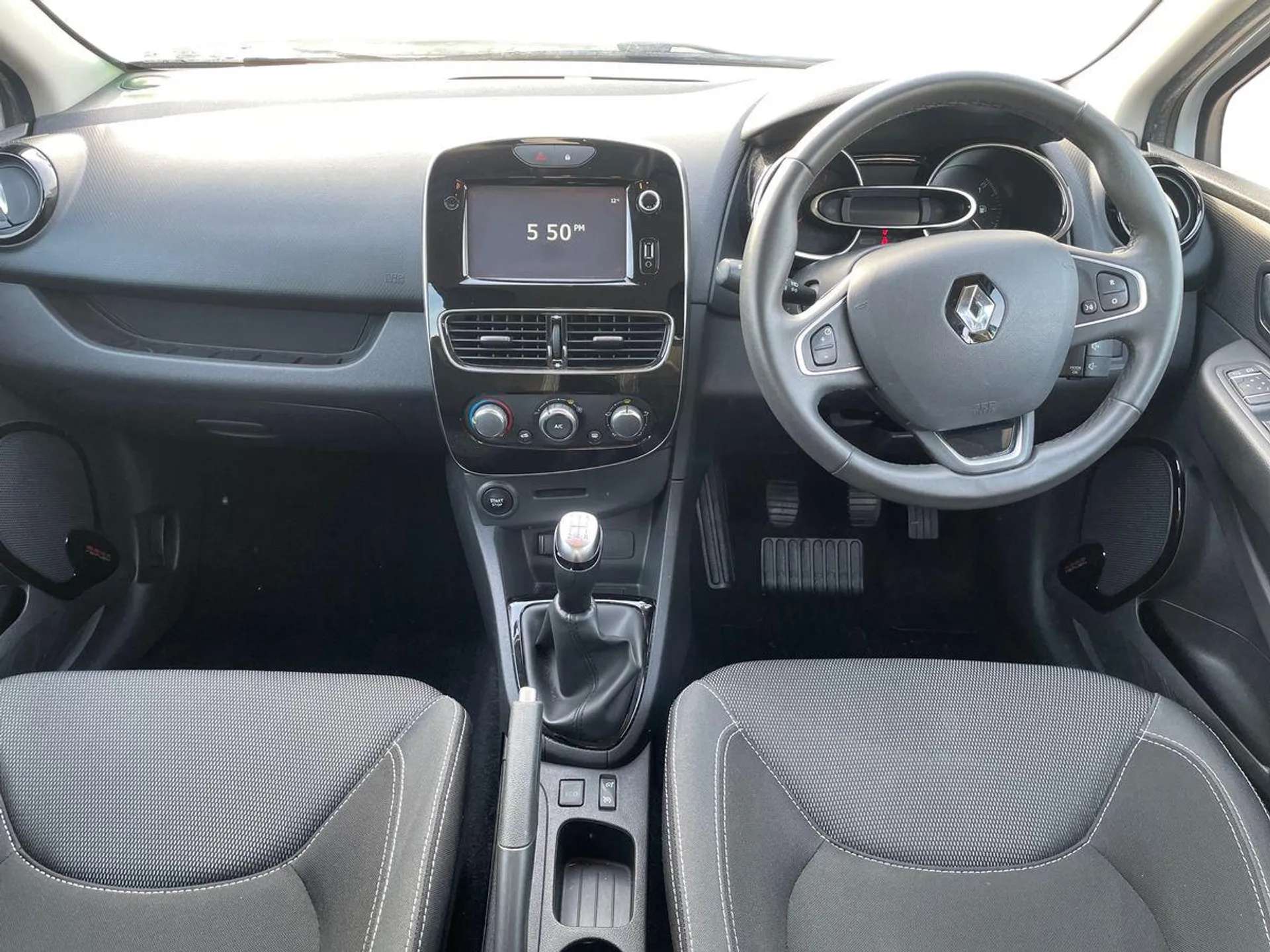 2018 RENAULT CLIO 2018 RENAULT CLIO