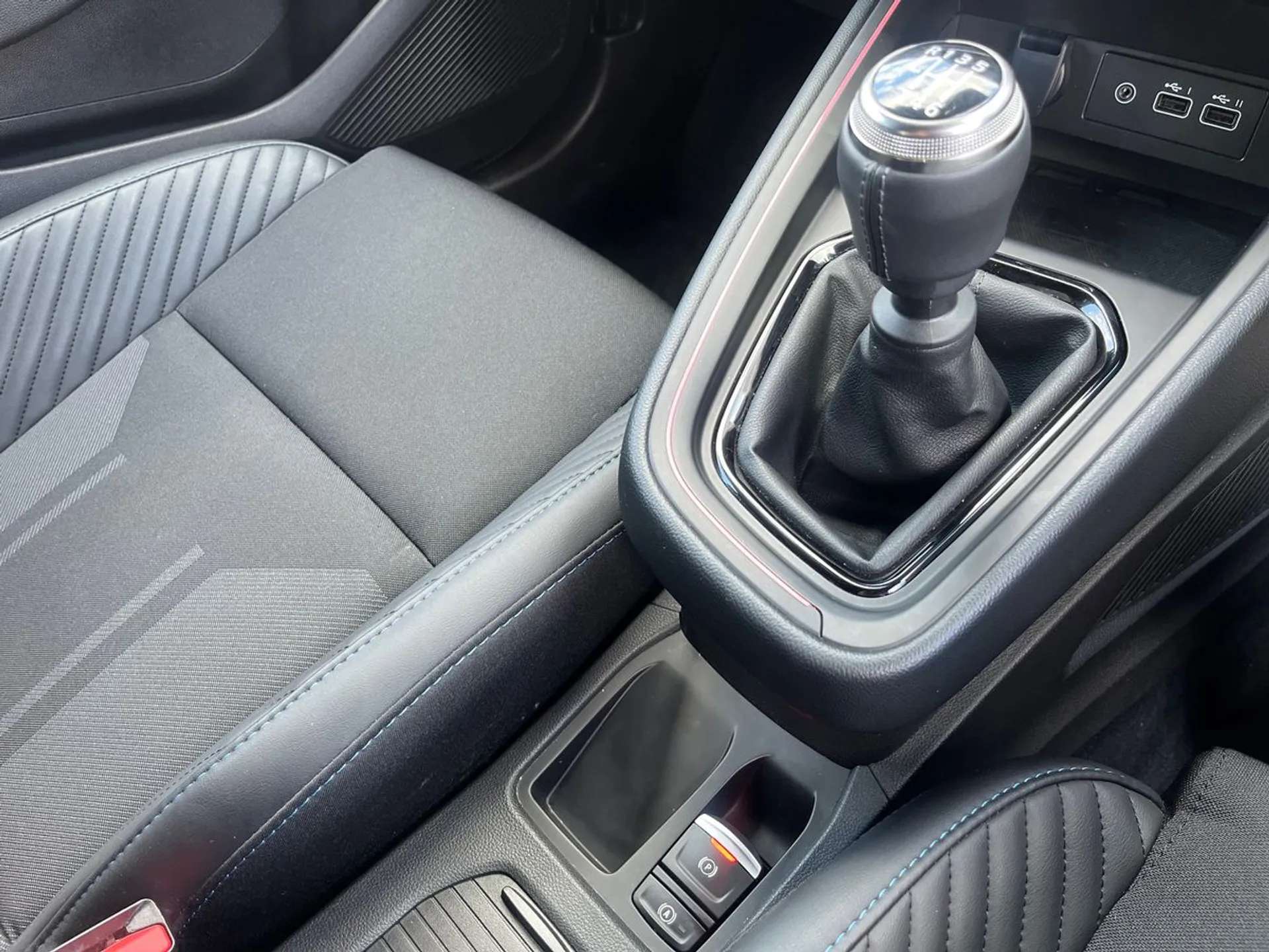 2025 RENAULT CLIO 2025 RENAULT CLIO