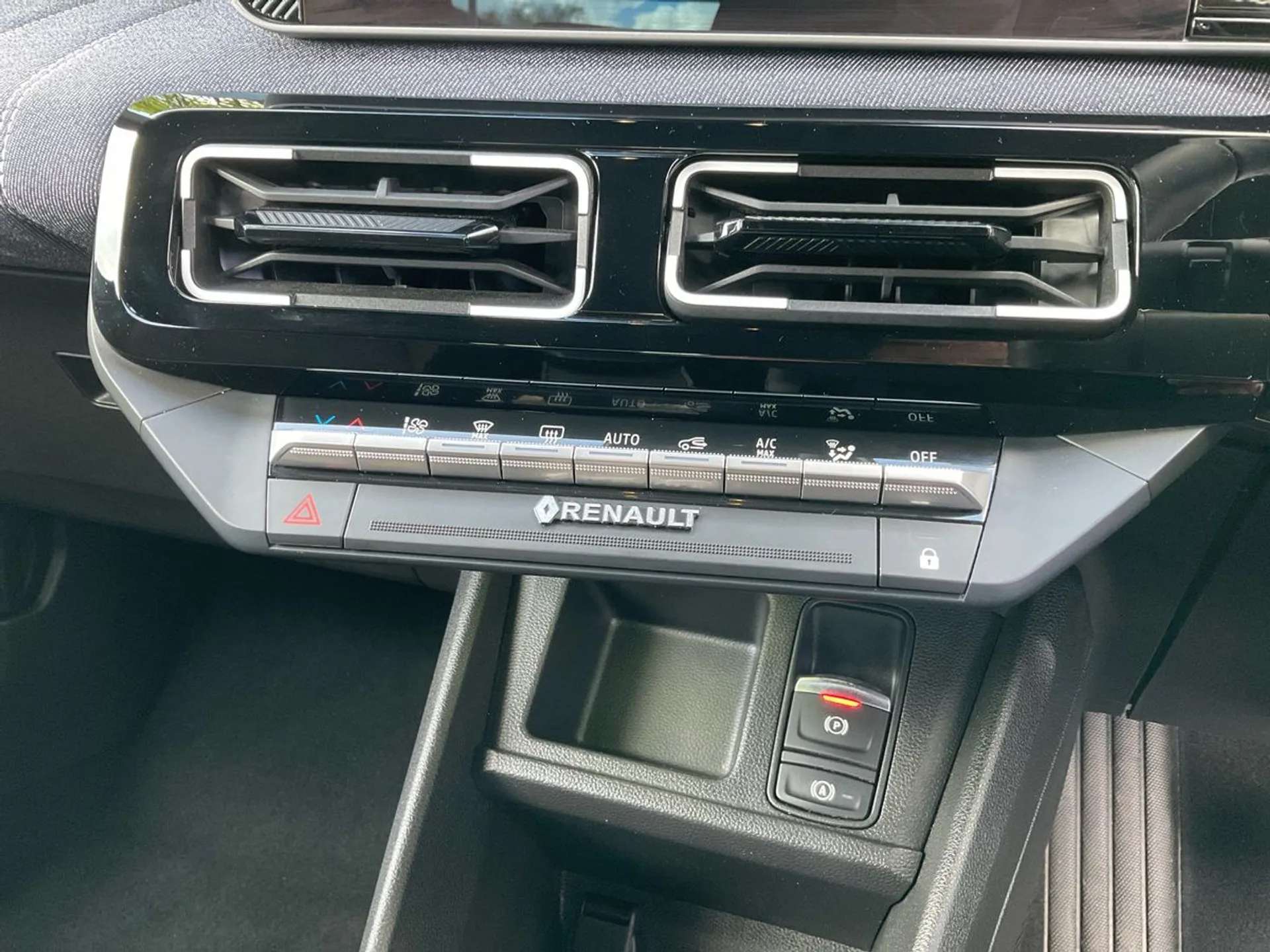2025 RENAULT 5 2025 RENAULT 5