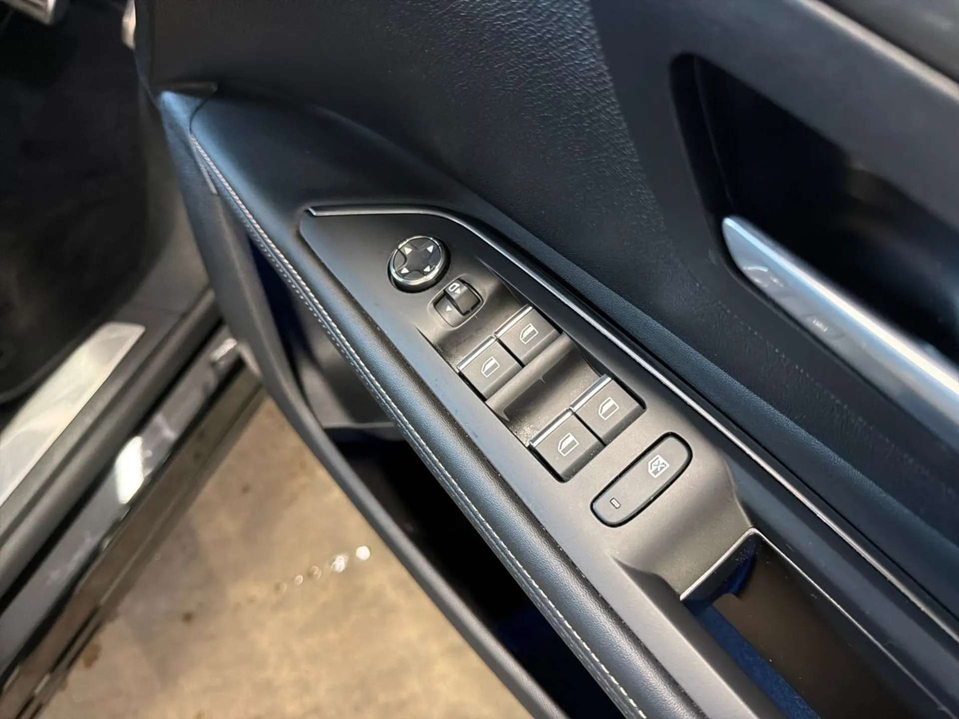 2021 PEUGEOT 5008 2021 PEUGEOT 5008