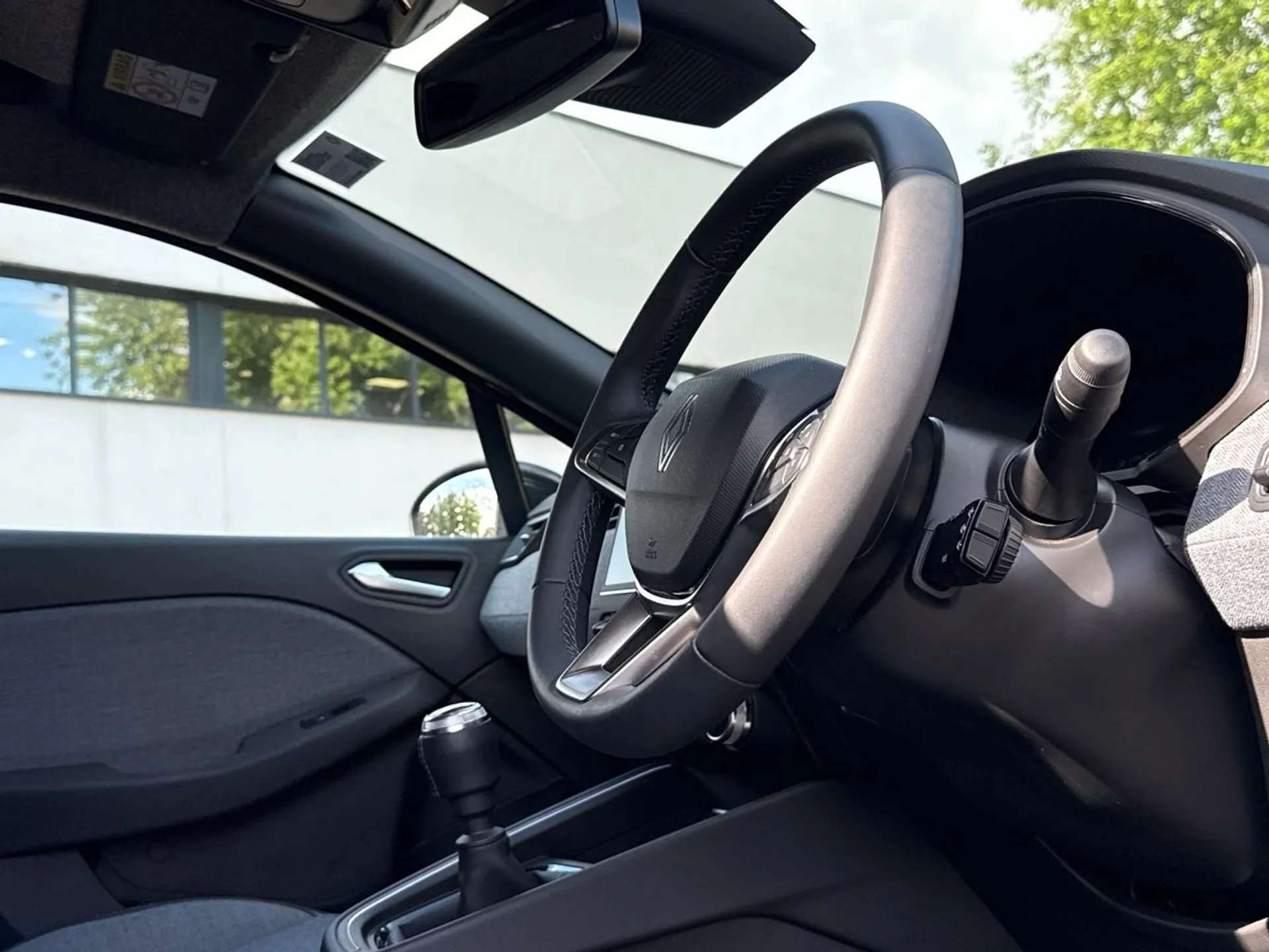 2025 RENAULT CLIO 2025 RENAULT CLIO