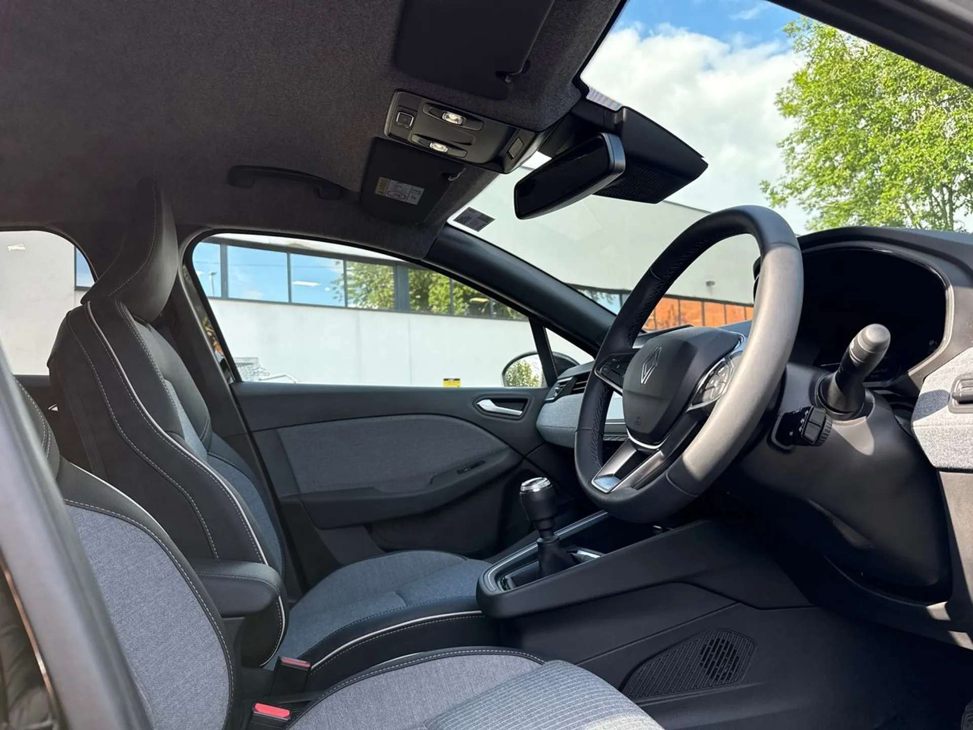 2025 RENAULT CLIO 2025 RENAULT CLIO