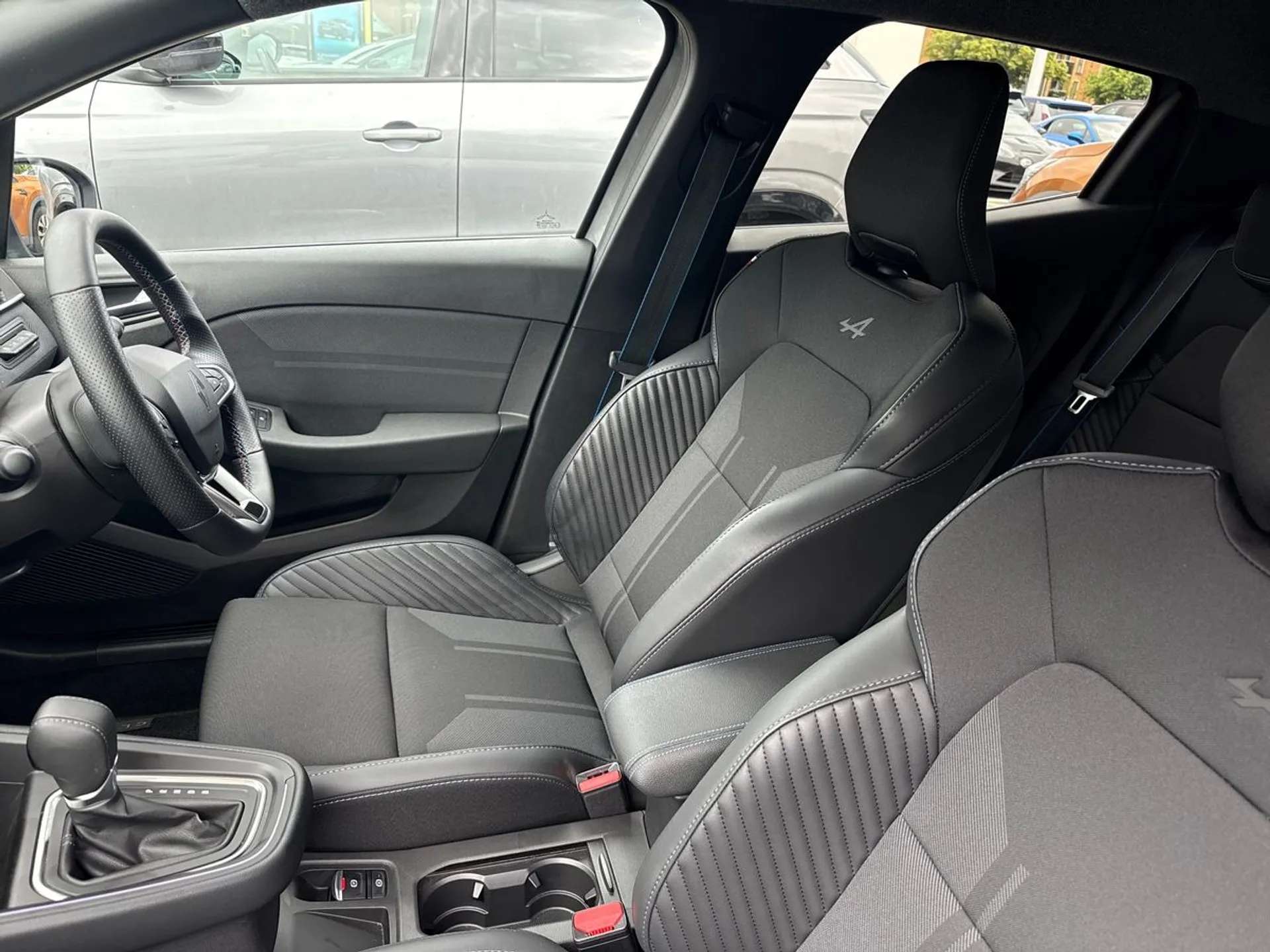 2025 RENAULT CLIO 2025 RENAULT CLIO