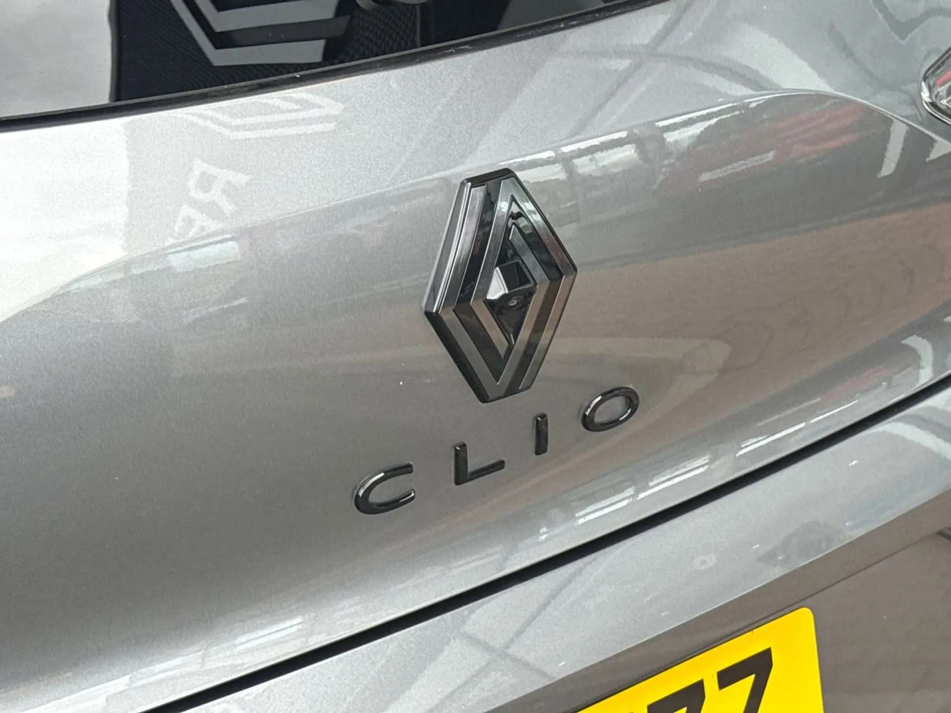 2025 RENAULT CLIO 2025 RENAULT CLIO