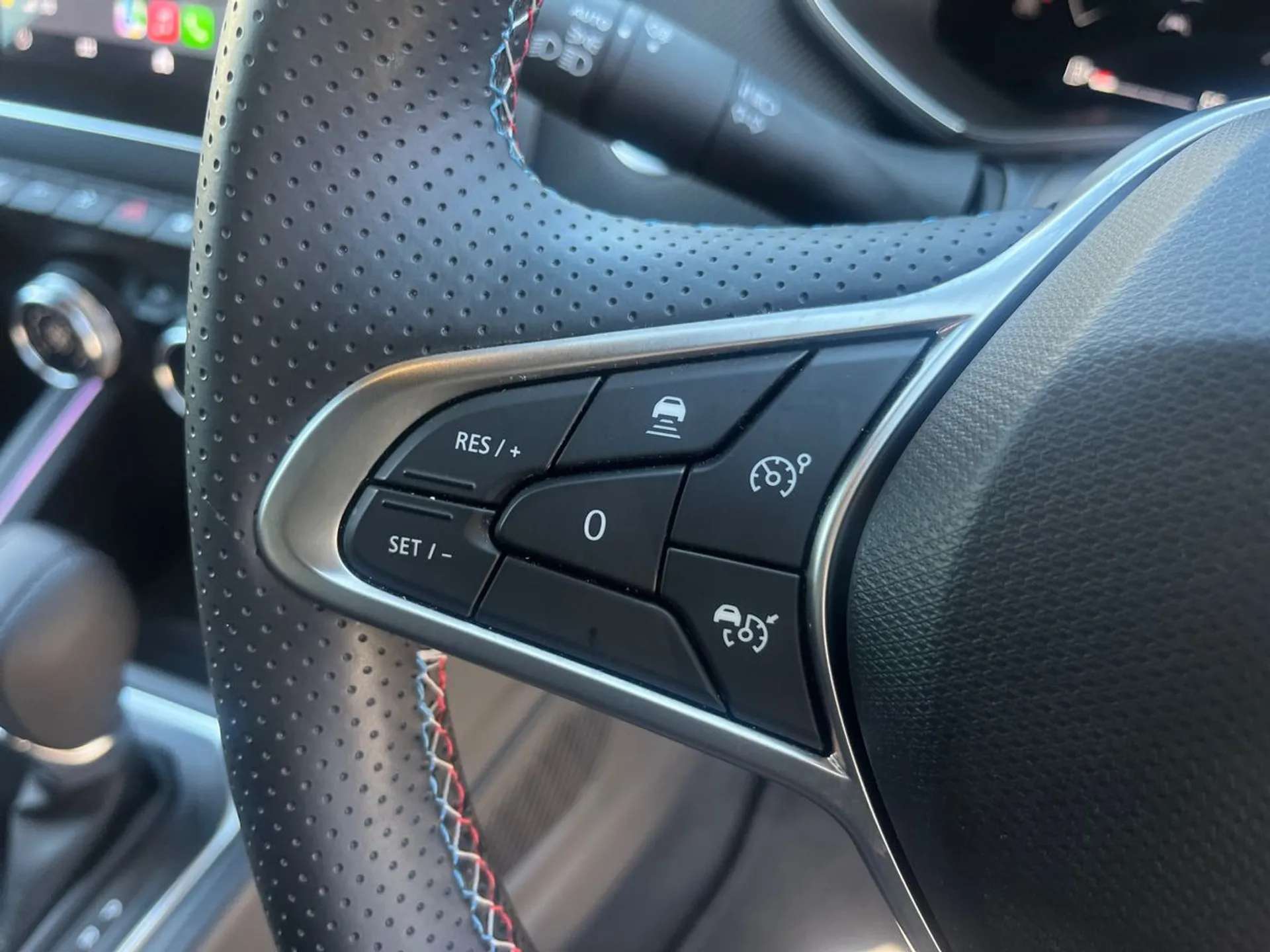 2025 RENAULT CLIO 2025 RENAULT CLIO