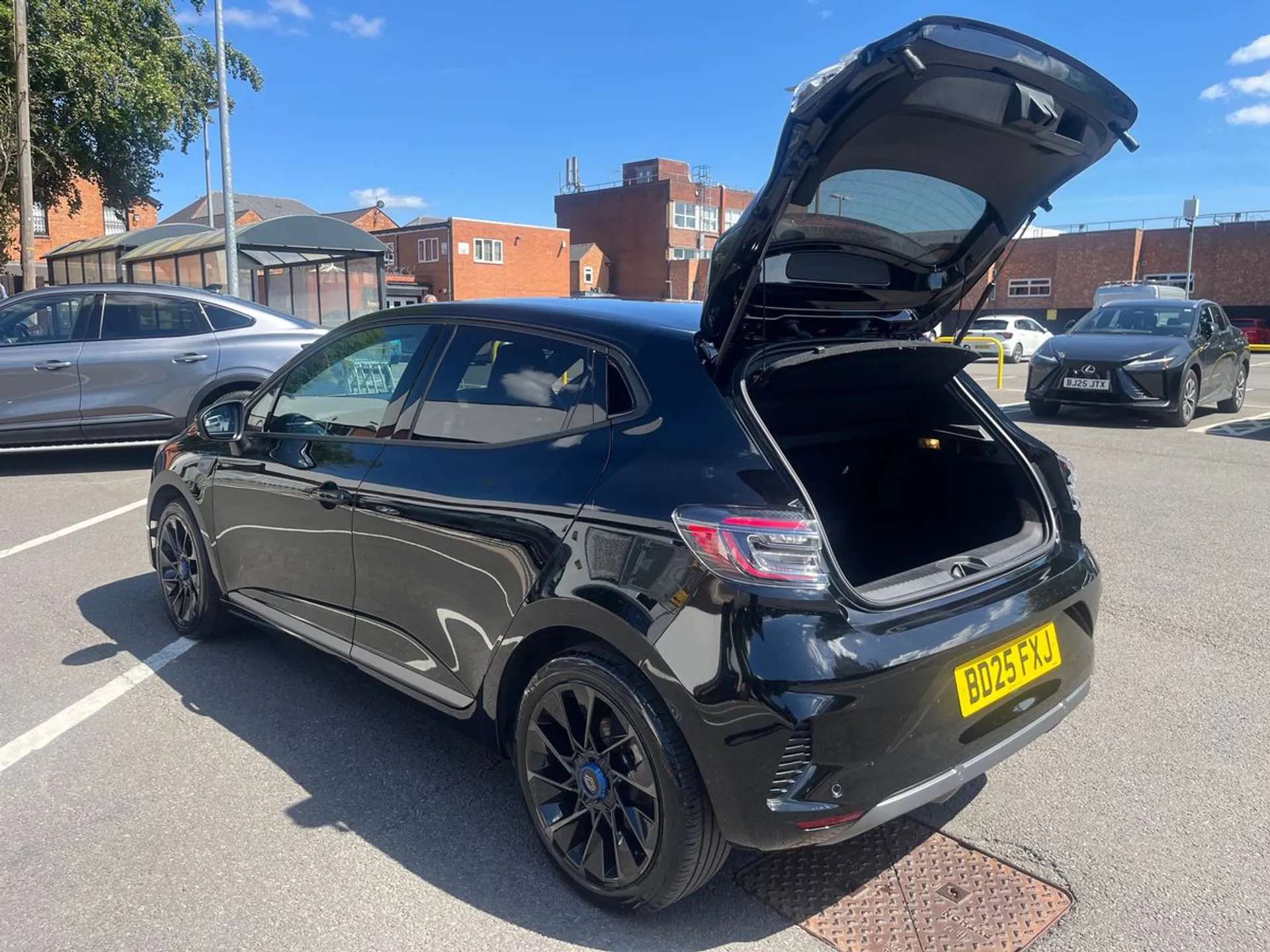 2025 RENAULT CLIO 2025 RENAULT CLIO