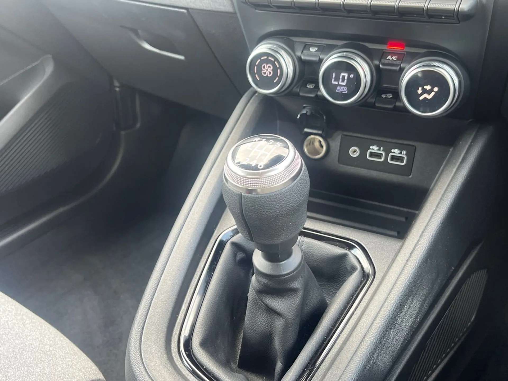 2024 RENAULT CLIO 2024 RENAULT CLIO