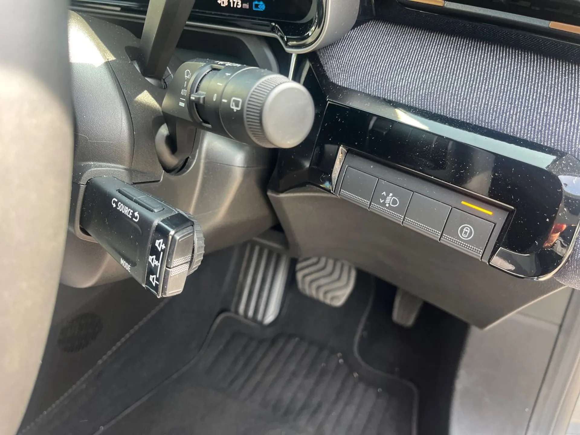 2025 RENAULT 4 2025 RENAULT 4