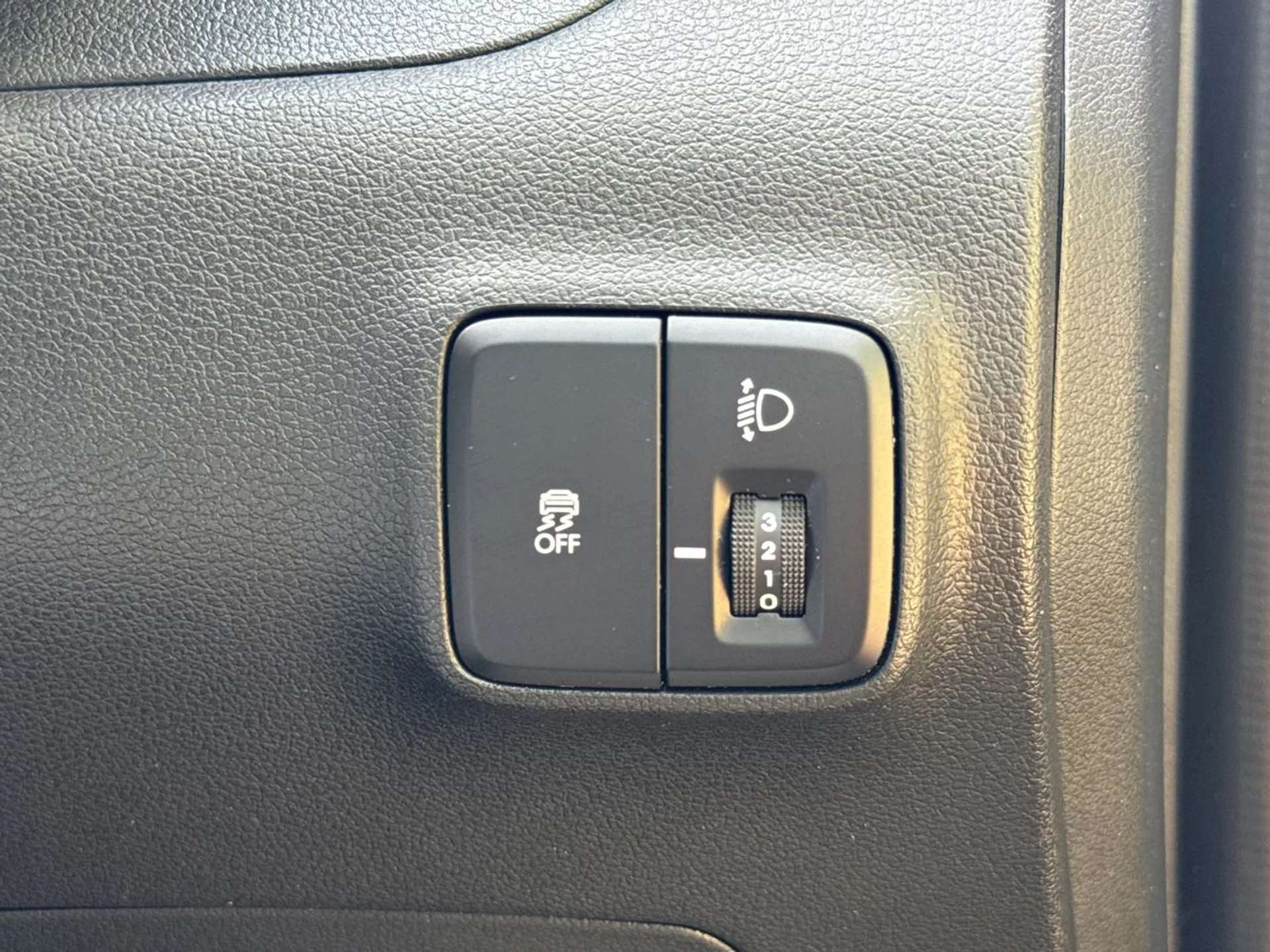 2024 HYUNDAI I10 2024 HYUNDAI I10