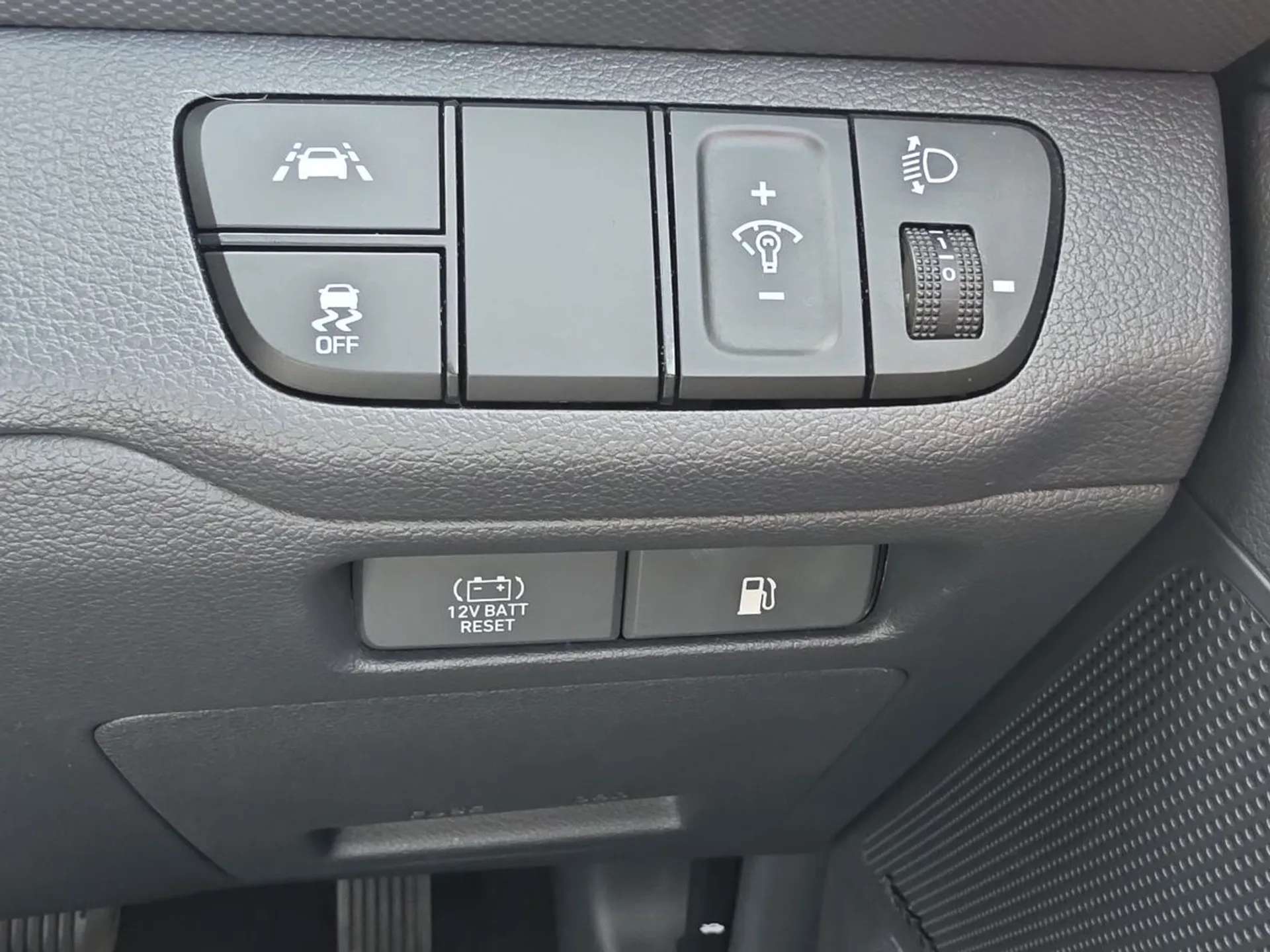 2022 HYUNDAI IONIQ 2022 HYUNDAI IONIQ