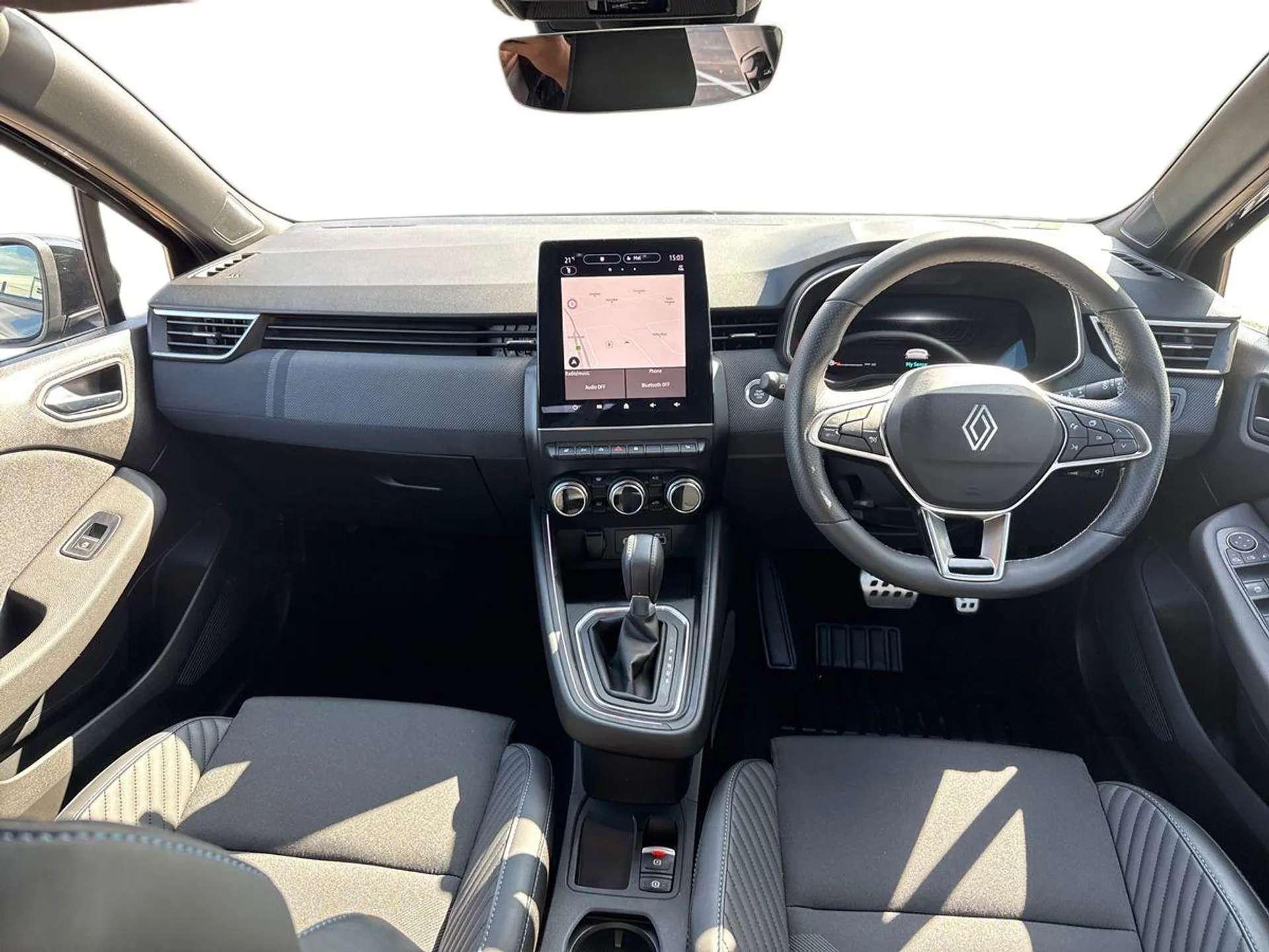 A 2025 RENAULT CLIO 1.6 E-TECH full hybrid 145 Esprit Alpine 5dr Auto A 2025 RENAULT CLIO 1.6 E-TECH full hybrid 145 Esprit Alpine 5dr Auto