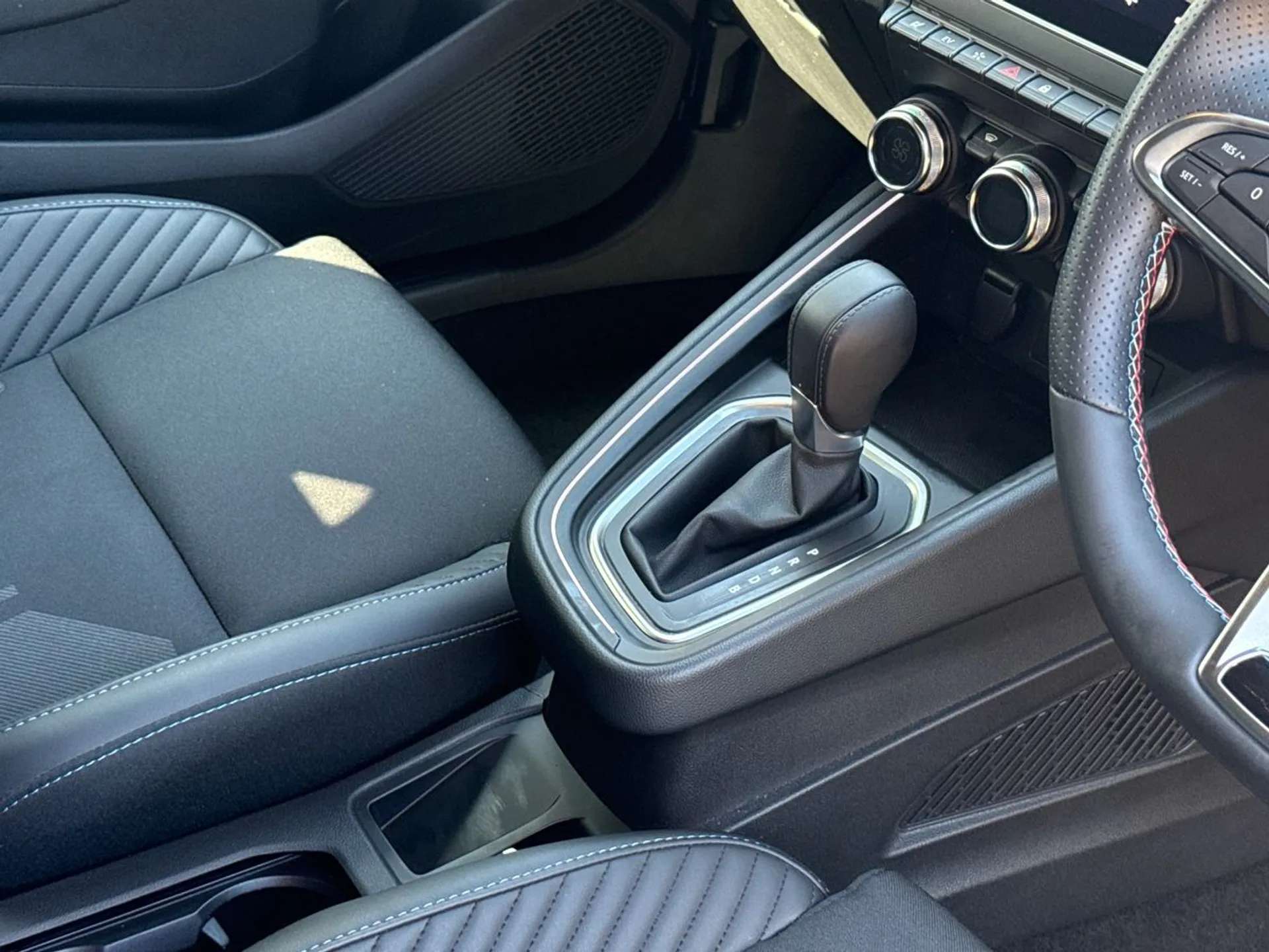 2025 RENAULT CLIO 2025 RENAULT CLIO