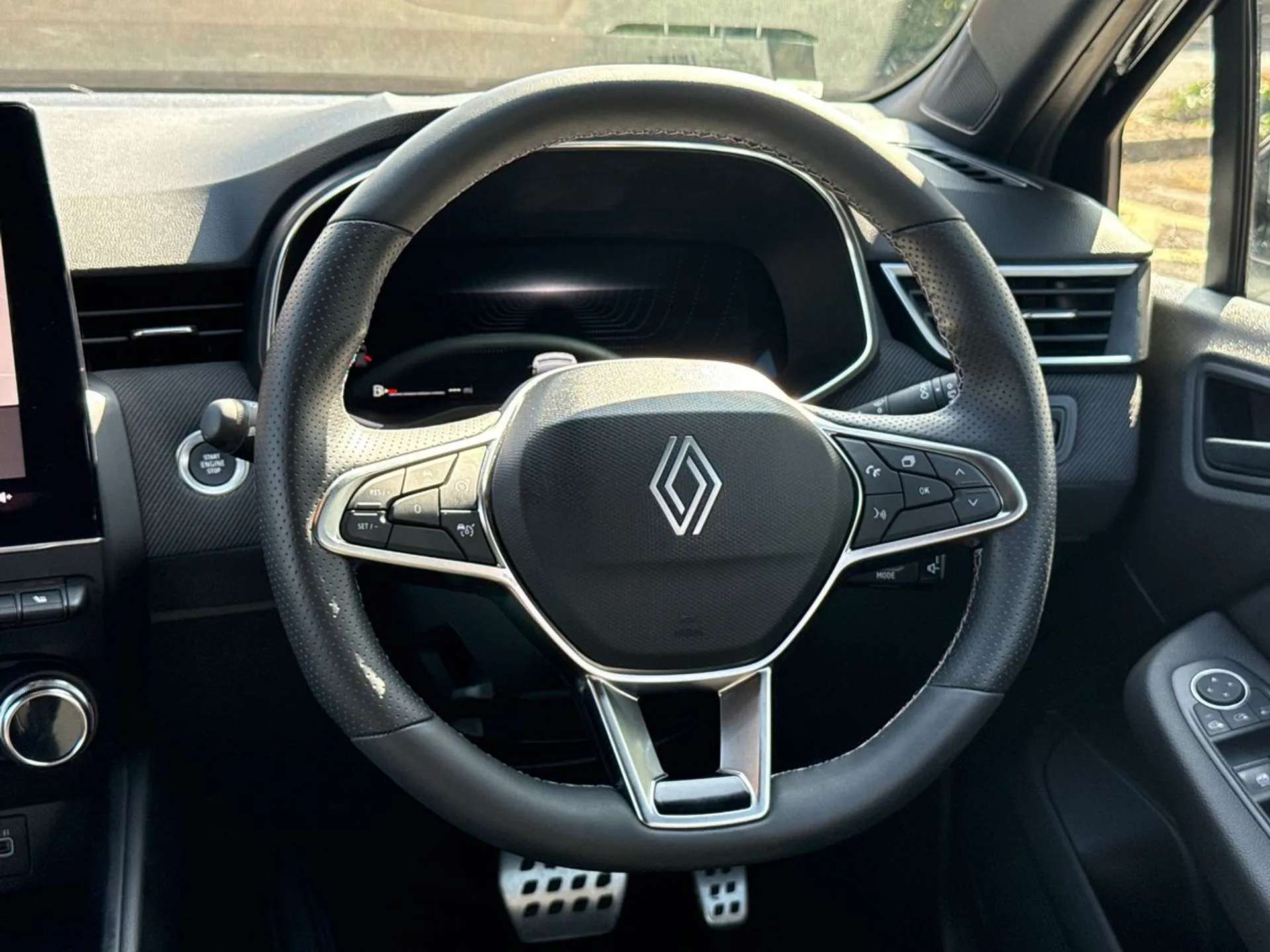 2025 RENAULT CLIO 2025 RENAULT CLIO