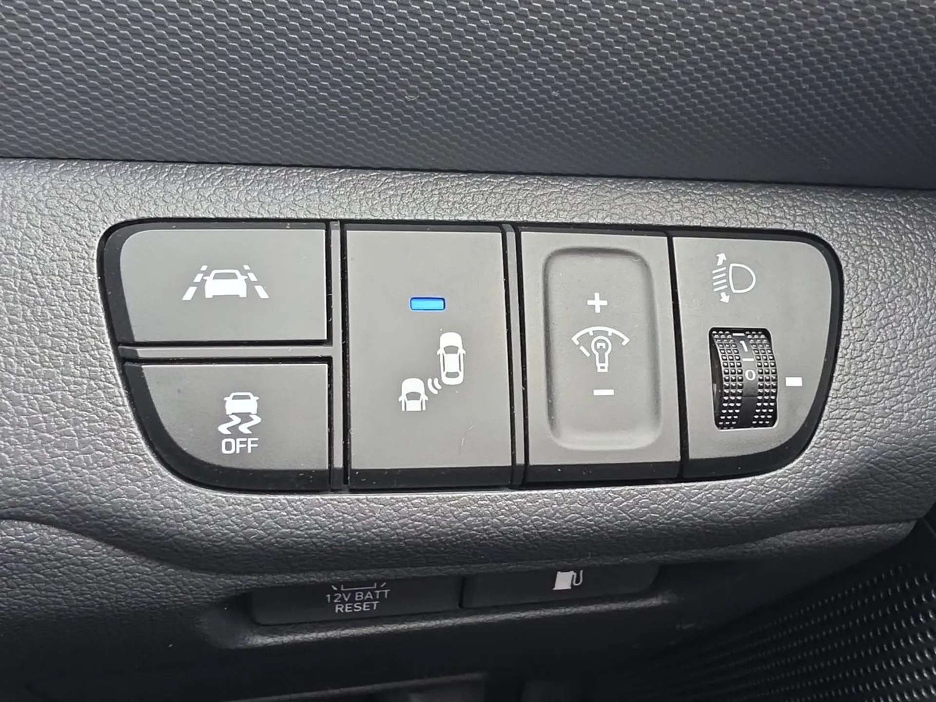 2023 HYUNDAI IONIQ 2023 HYUNDAI IONIQ