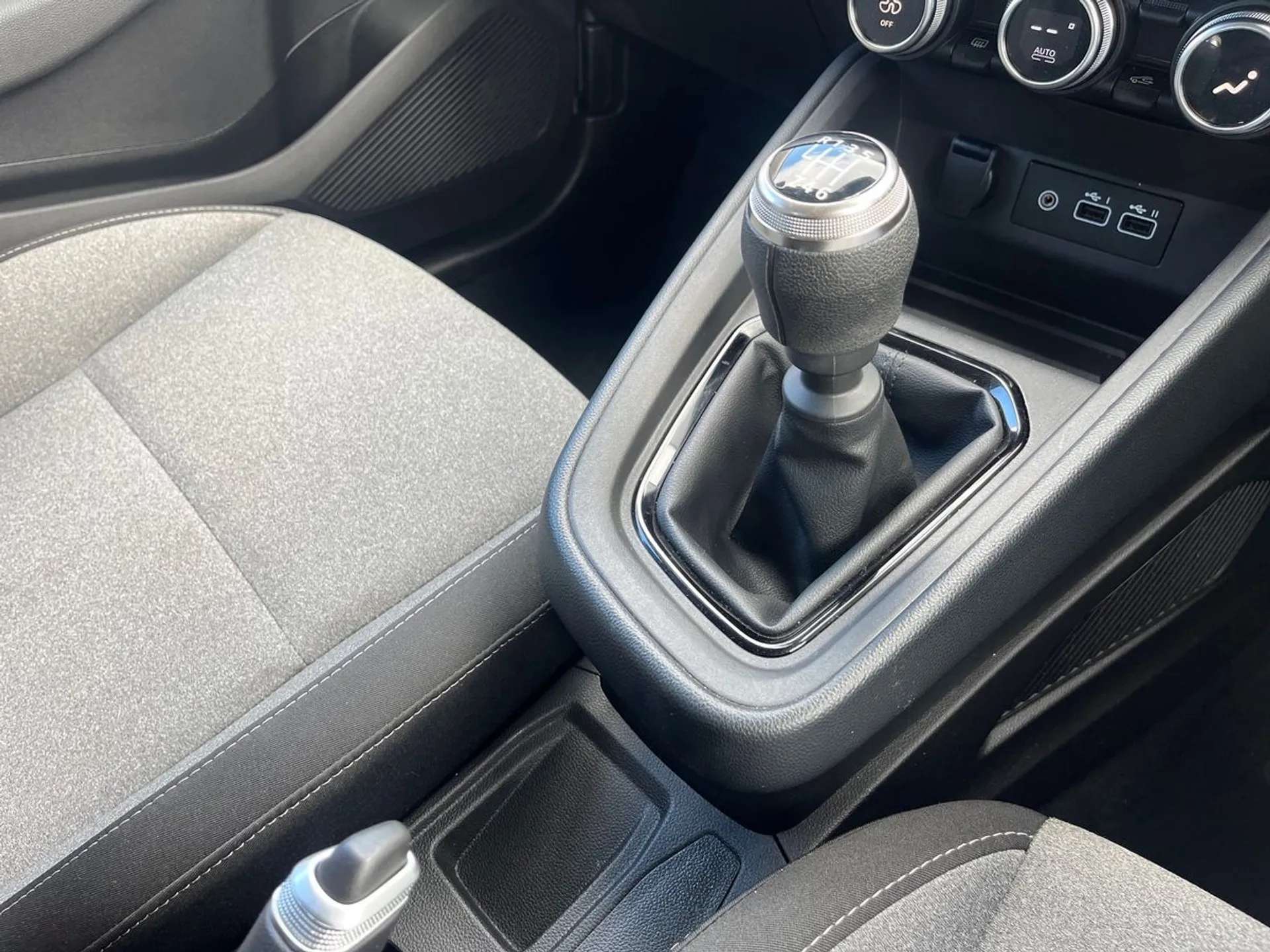 2024 RENAULT CLIO 2024 RENAULT CLIO