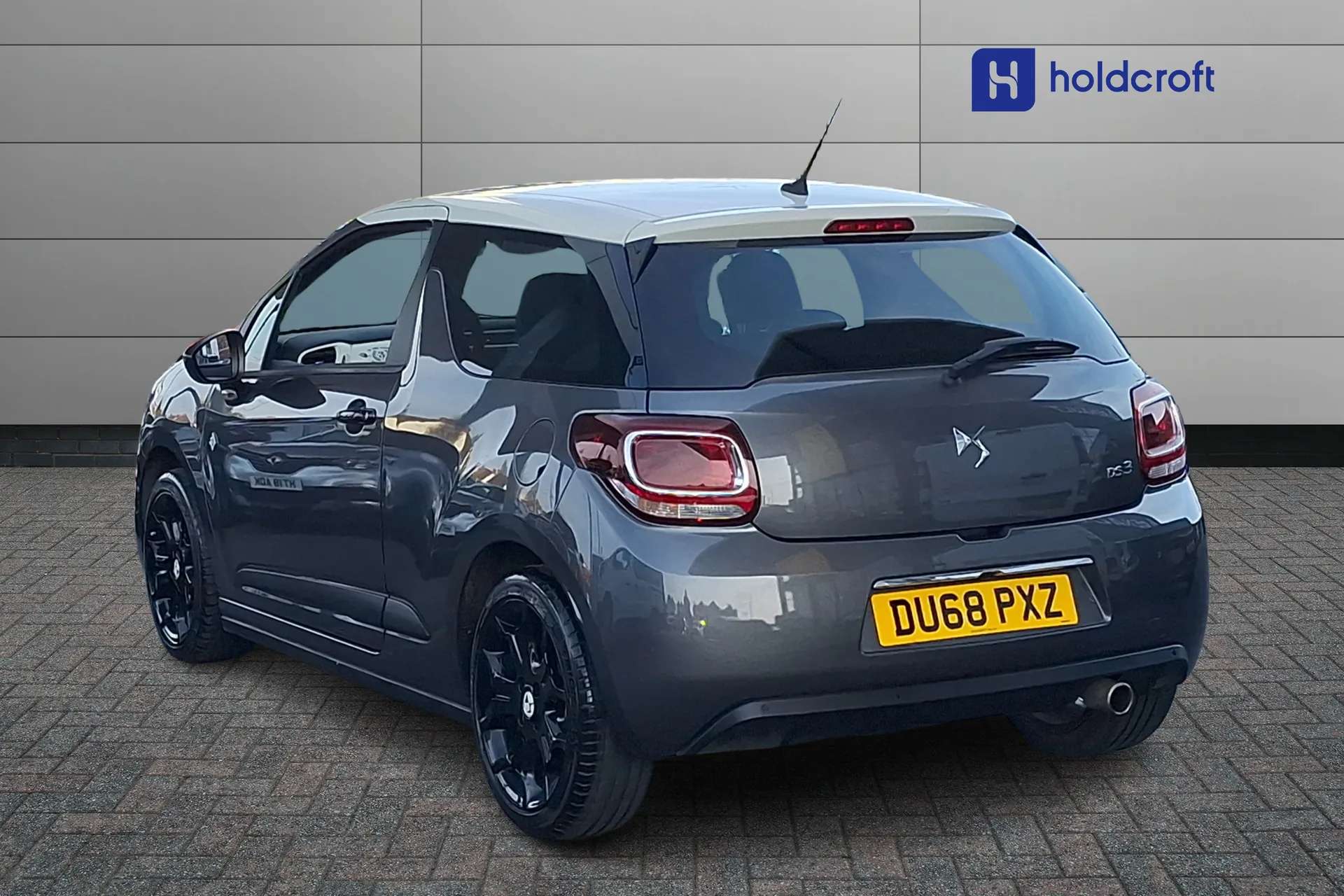 A 2018 DS DS 3 1.2 PureTech Cafe Racer 3dr A 2018 DS DS 3 1.2 PureTech Cafe Racer 3dr