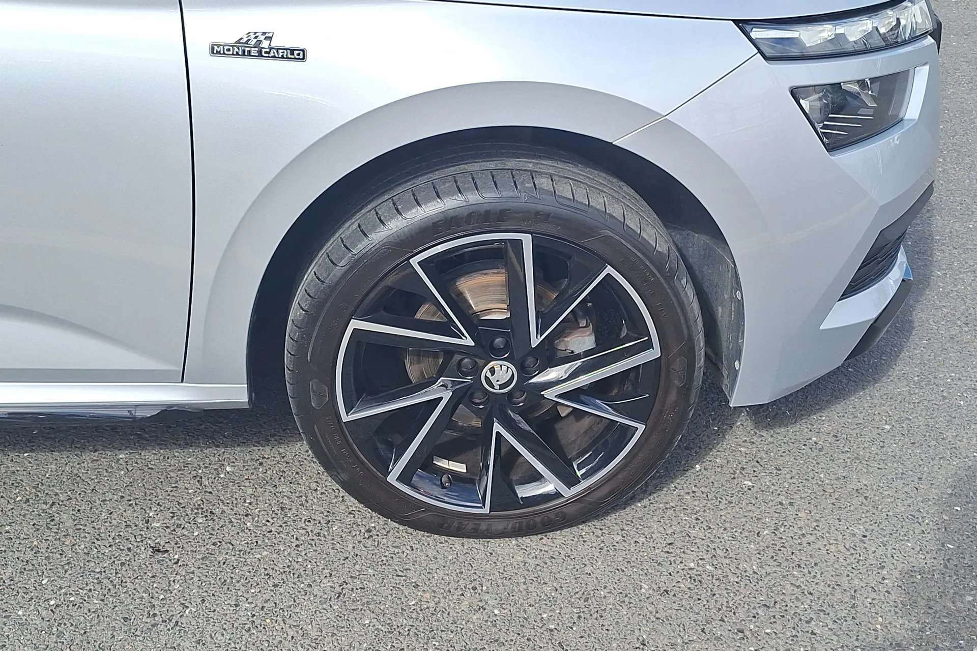 A 2023 SKODA KAMIQ 1.5 TSI Monte Carlo 5dr DSG A 2023 SKODA KAMIQ 1.5 TSI Monte Carlo 5dr DSG