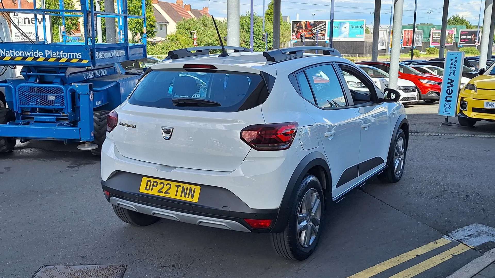 A 2022 DACIA SANDERO STEPWAY 1.0 TCe Comfort 5dr A 2022 DACIA SANDERO STEPWAY 1.0 TCe Comfort 5dr