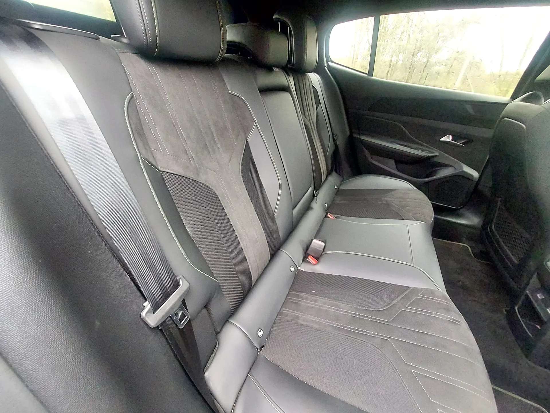 2023 PEUGEOT 408 2023 PEUGEOT 408