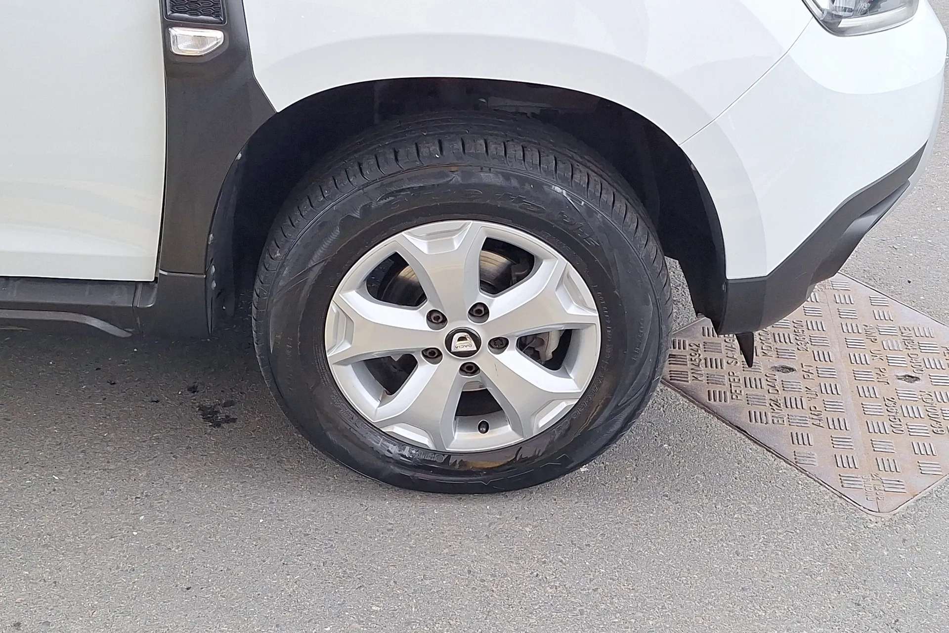 A 2020 DACIA DUSTER 1.0 TCe 100 Comfort 5dr A 2020 DACIA DUSTER 1.0 TCe 100 Comfort 5dr