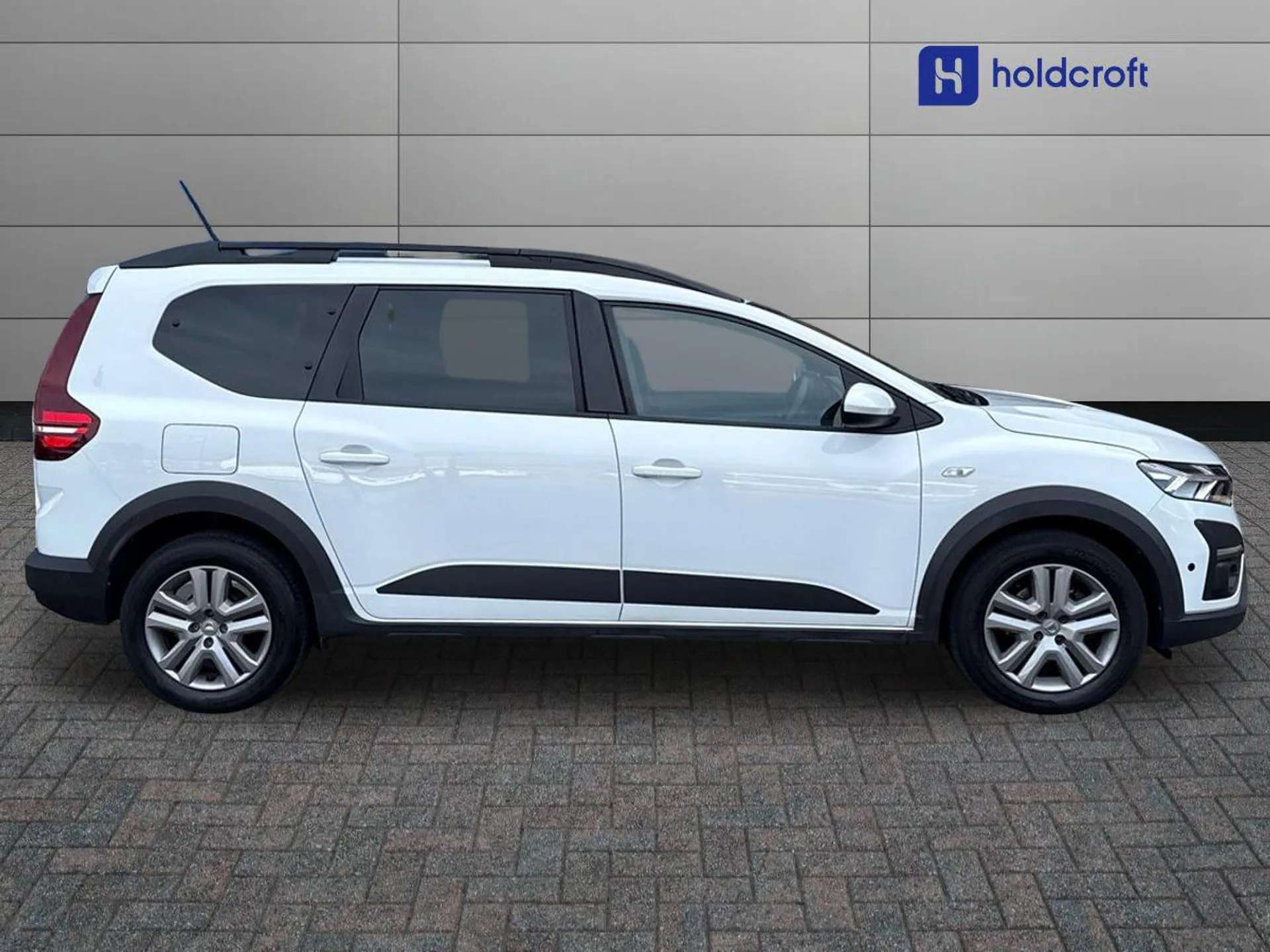 A 2022 DACIA JOGGER 1.0 TCe Comfort 5dr A 2022 DACIA JOGGER 1.0 TCe Comfort 5dr
