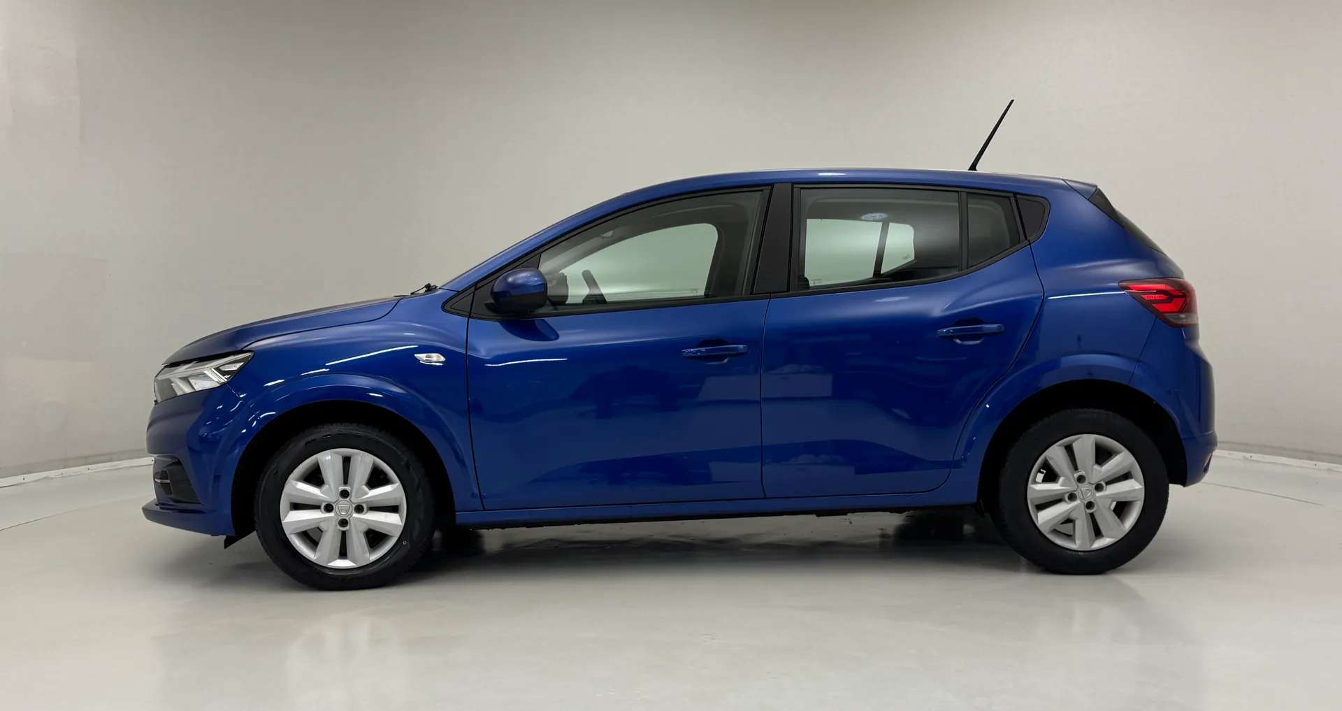 A 2021 DACIA SANDERO 1.0 TCe Comfort 5dr A 2021 DACIA SANDERO 1.0 TCe Comfort 5dr