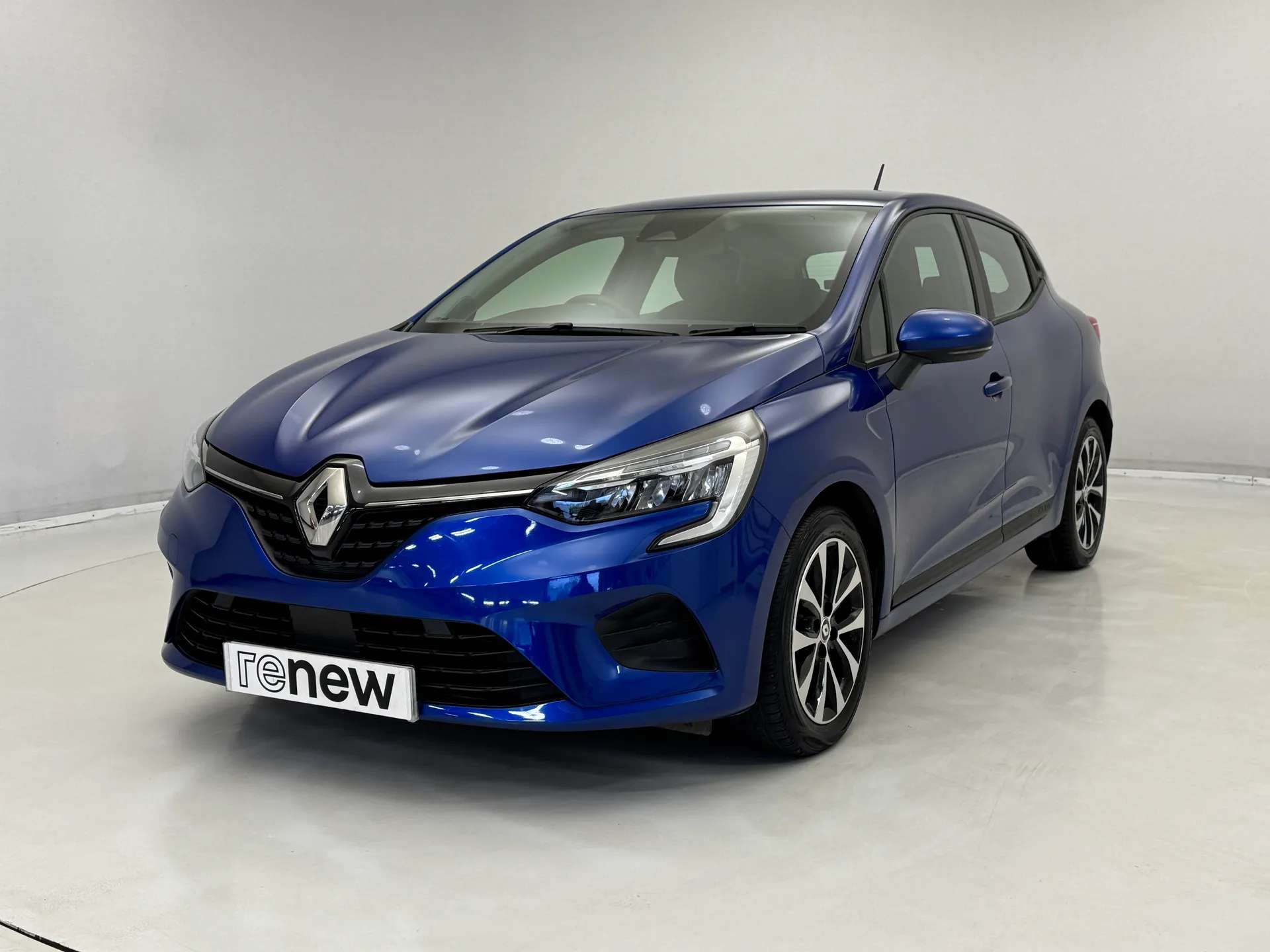 A 2022 RENAULT CLIO 1.6 E-TECH Hybrid 140 Iconic 5dr Auto A 2022 RENAULT CLIO 1.6 E-TECH Hybrid 140 Iconic 5dr Auto