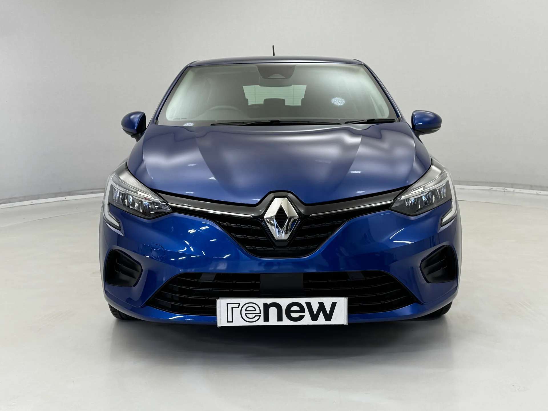 A 2022 RENAULT CLIO 1.6 E-TECH Hybrid 140 Iconic 5dr Auto A 2022 RENAULT CLIO 1.6 E-TECH Hybrid 140 Iconic 5dr Auto