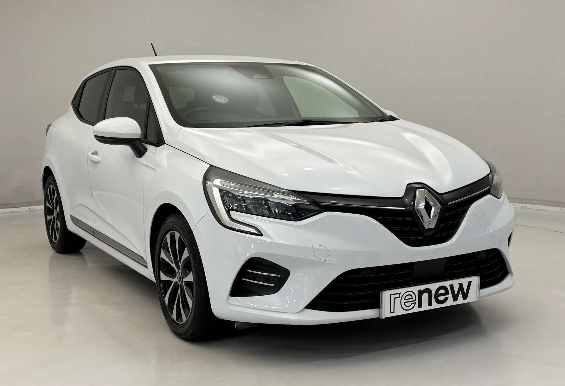 A 2020 RENAULT CLIO 1.0 TCe 100 Iconic 5dr Auto A 2020 RENAULT CLIO 1.0 TCe 100 Iconic 5dr Auto