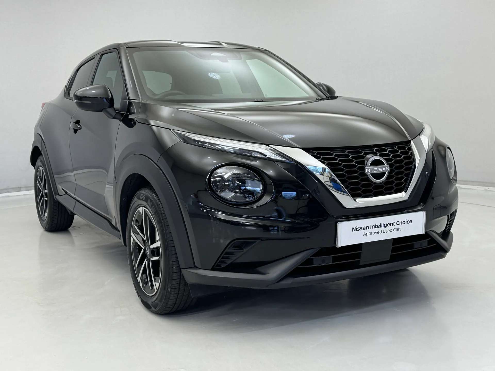 A 2024 NISSAN JUKE 1.0 DiG-T N-Connecta 5dr A 2024 NISSAN JUKE 1.0 DiG-T N-Connecta 5dr