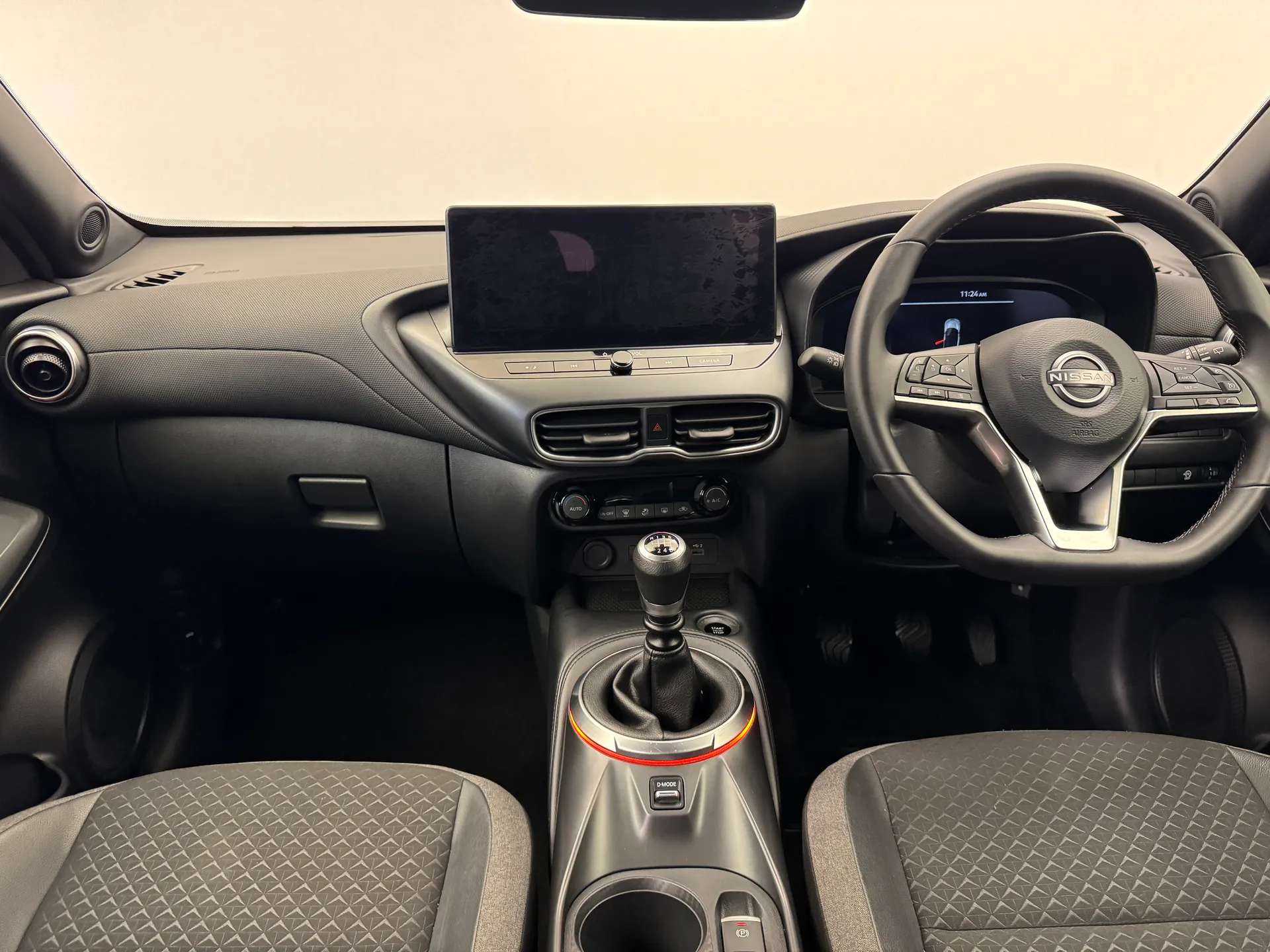 A 2024 NISSAN JUKE 1.0 DiG-T N-Connecta 5dr A 2024 NISSAN JUKE 1.0 DiG-T N-Connecta 5dr