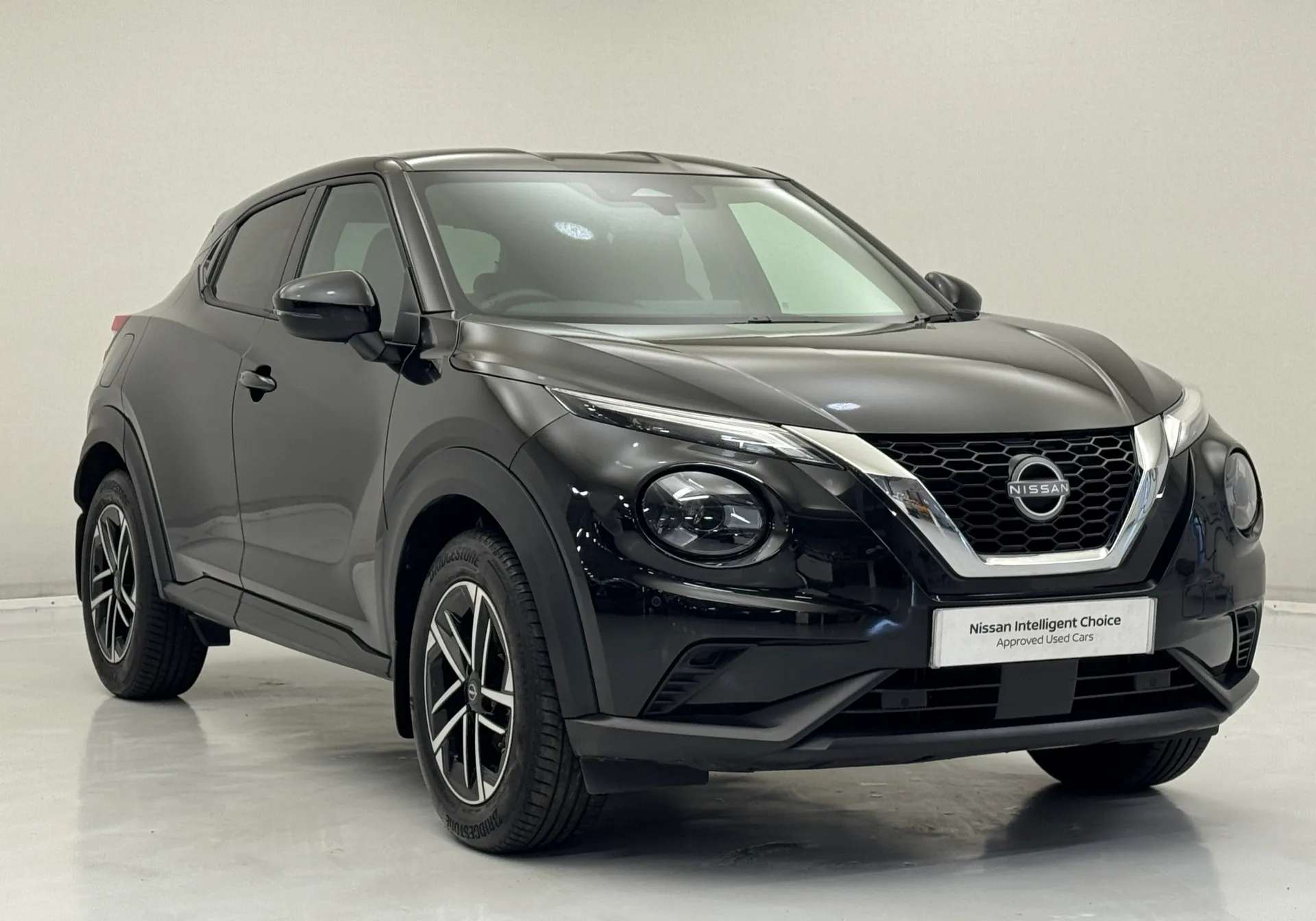 A 2024 NISSAN JUKE 1.0 DiG-T N-Connecta 5dr A 2024 NISSAN JUKE 1.0 DiG-T N-Connecta 5dr