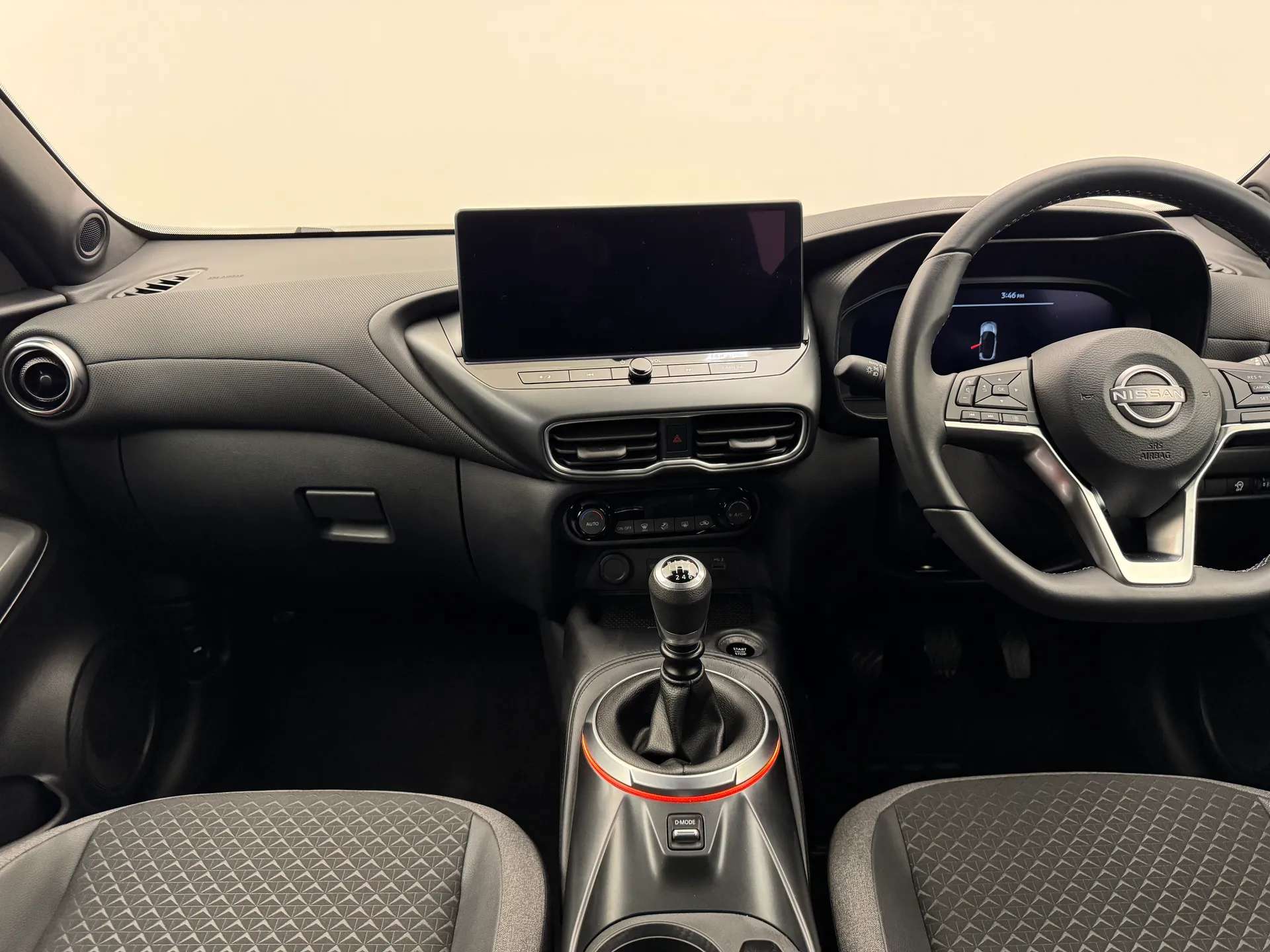 A 2024 NISSAN JUKE 1.0 DiG-T N-Connecta 5dr A 2024 NISSAN JUKE 1.0 DiG-T N-Connecta 5dr