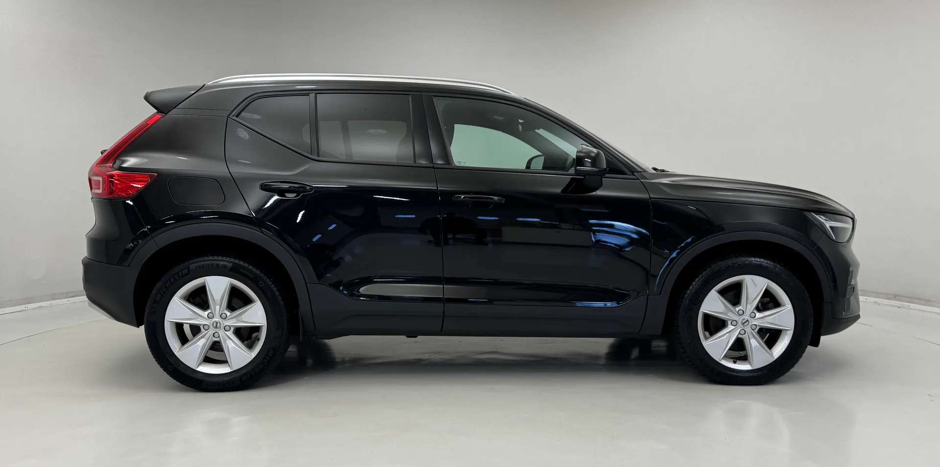 2022 VOLVO XC40 2022 VOLVO XC40