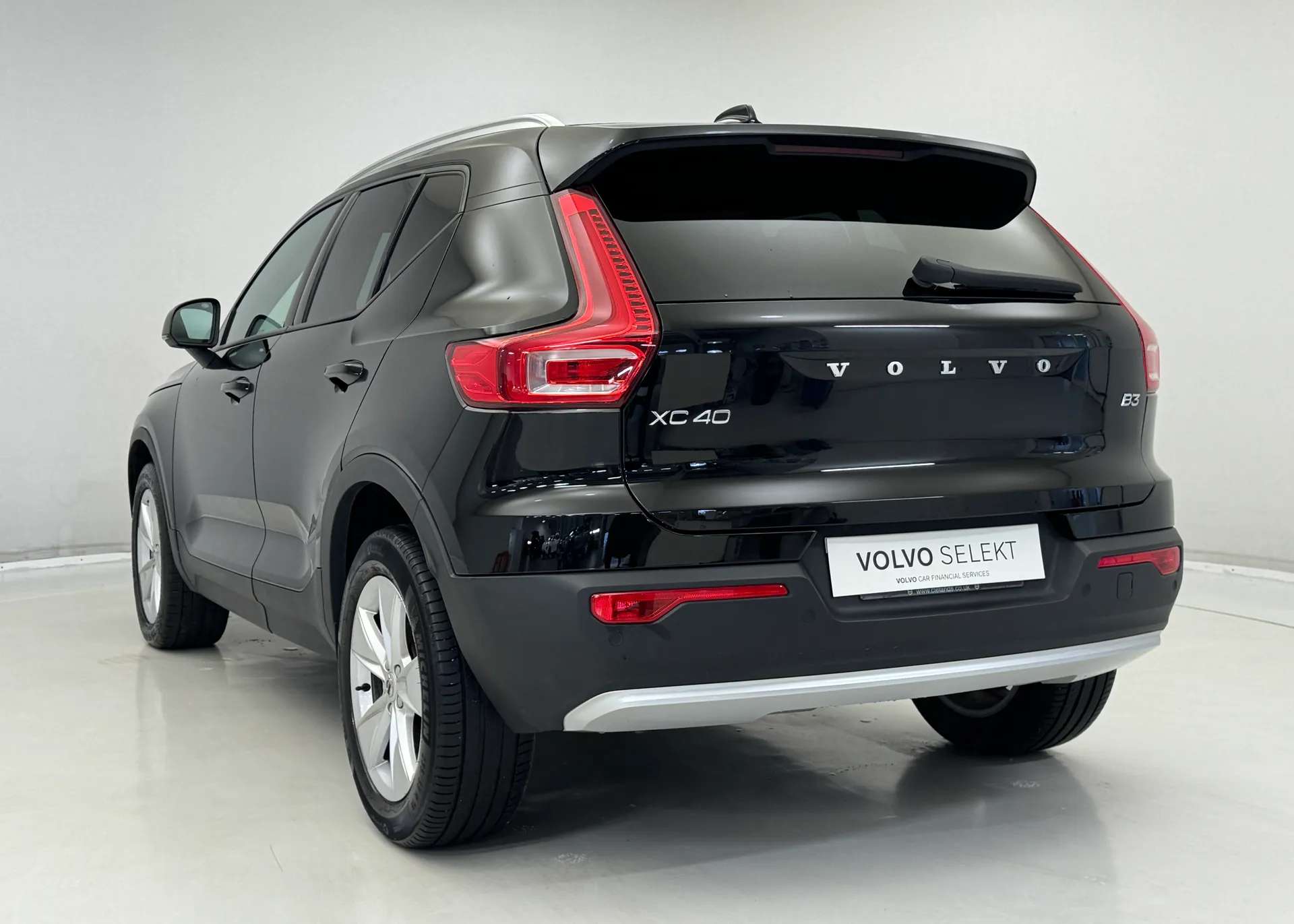 2022 VOLVO XC40 2022 VOLVO XC40