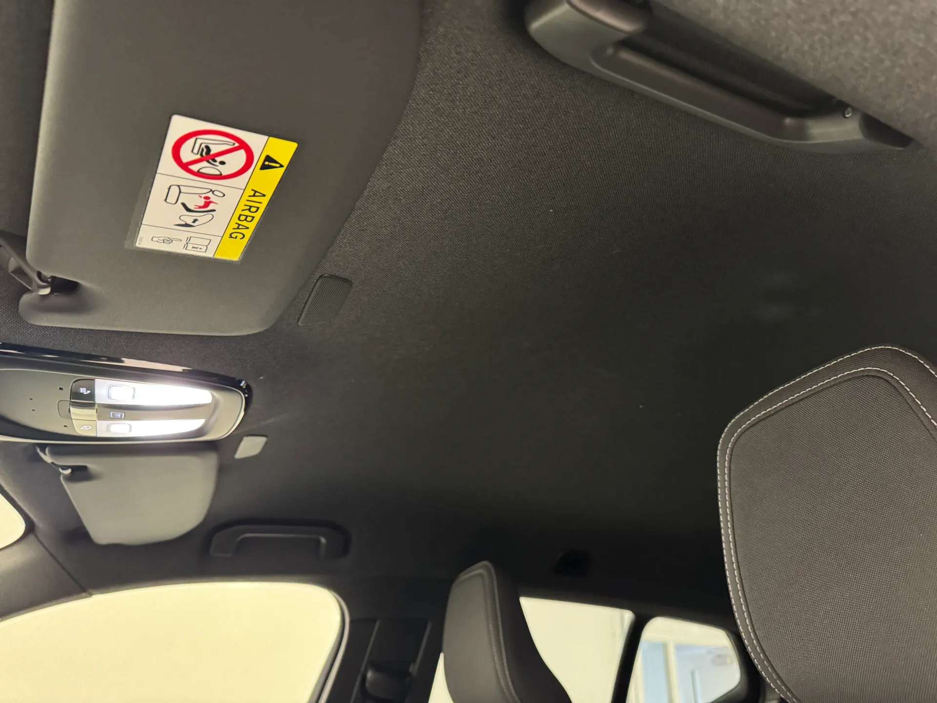 2022 VOLVO XC40 2022 VOLVO XC40