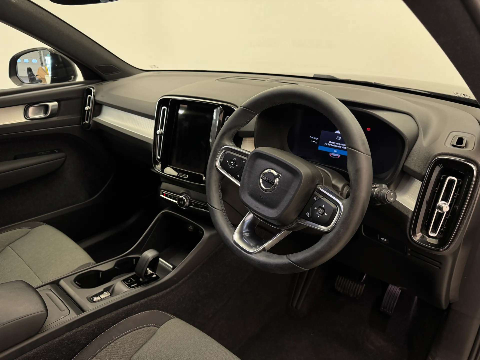 2022 VOLVO XC40 2022 VOLVO XC40