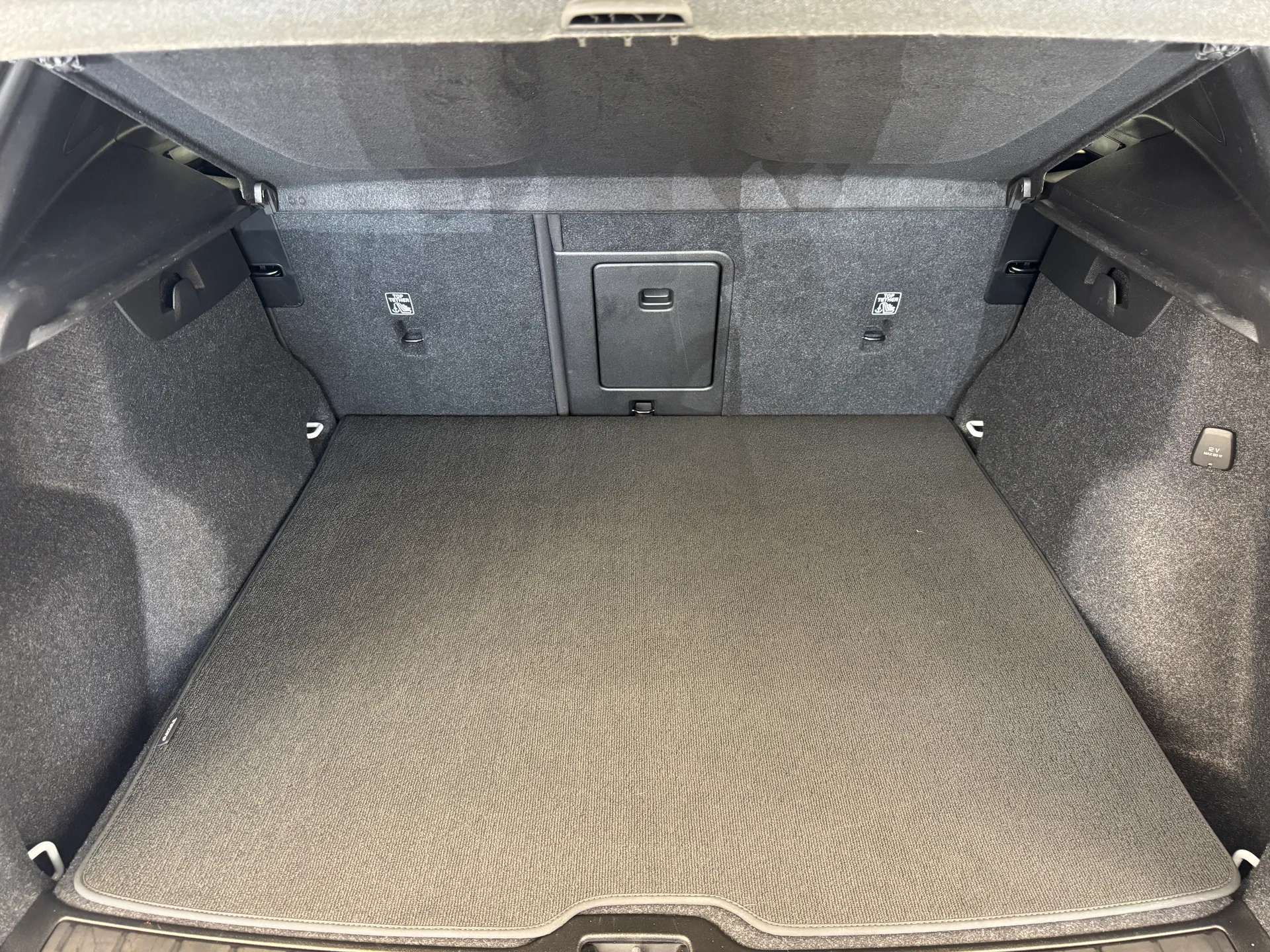 2024 VOLVO XC40 2024 VOLVO XC40