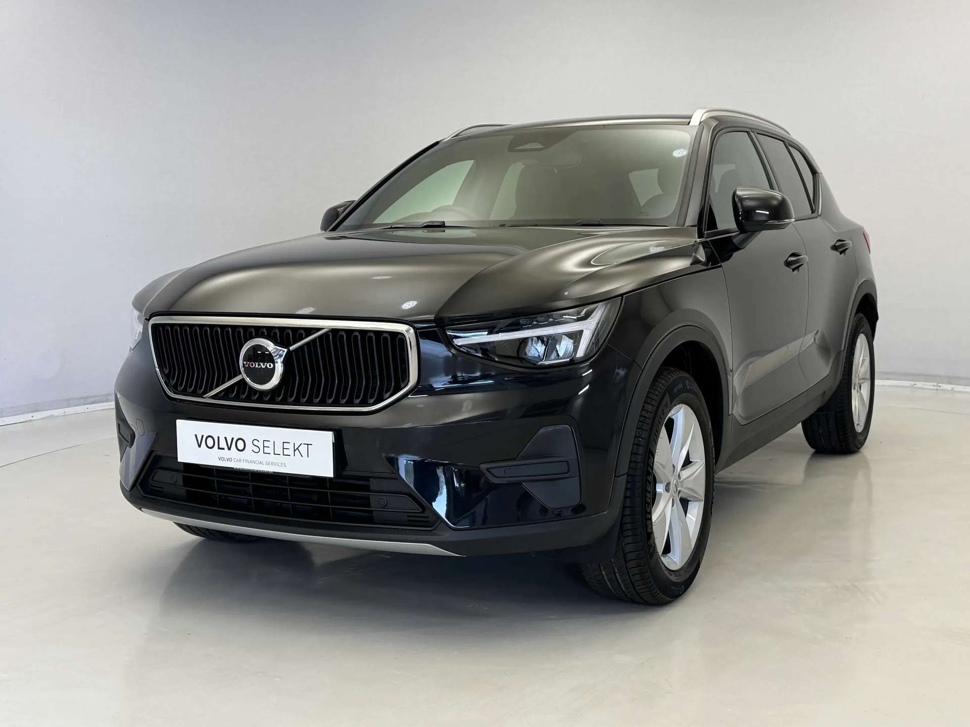 A 2025 VOLVO XC40 2.0 B3P Core 5dr Auto A 2025 VOLVO XC40 2.0 B3P Core 5dr Auto