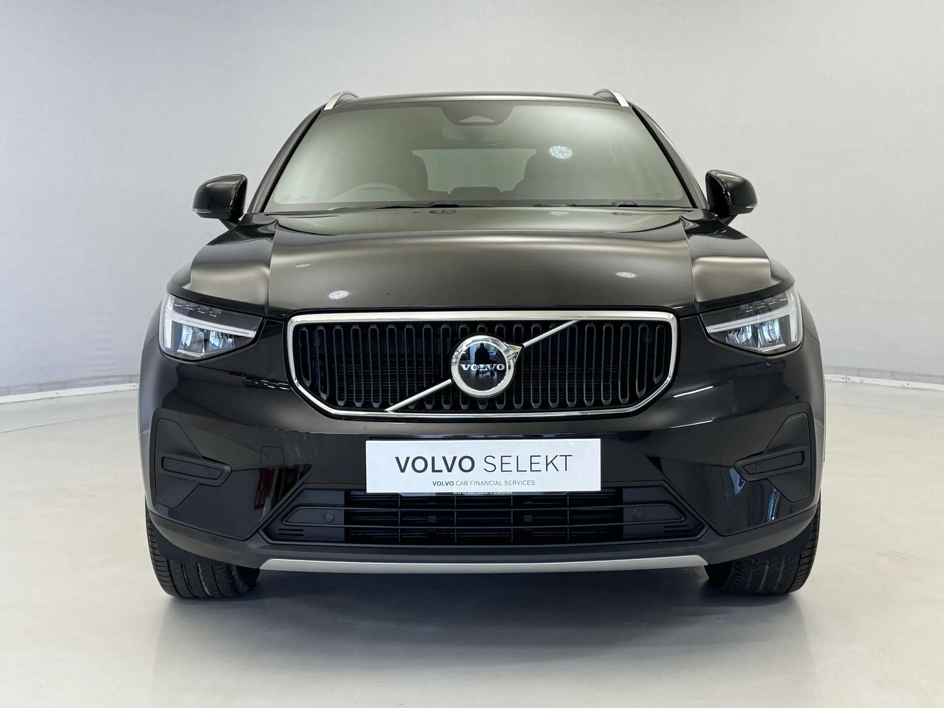 A 2025 VOLVO XC40 2.0 B3P Core 5dr Auto A 2025 VOLVO XC40 2.0 B3P Core 5dr Auto